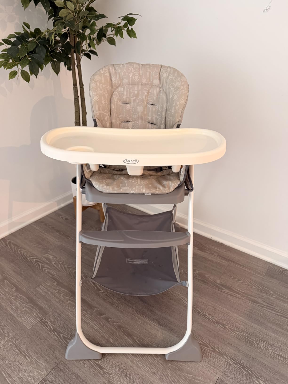 Graco Slim Snacker High Chair, Ultra Slim, Fast-Folding, Multiple Recline Positions, Comfortable Feeding, Whisk customer photo 1