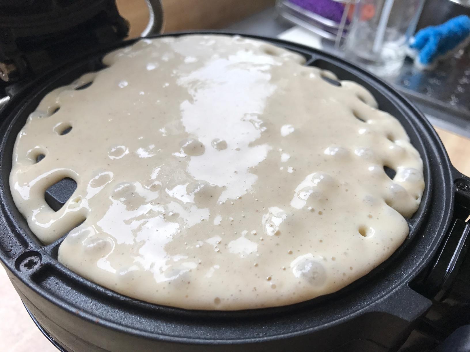 BLACK+DECKER Rotating Waffle Maker, Black, WMD200B customer photo 2