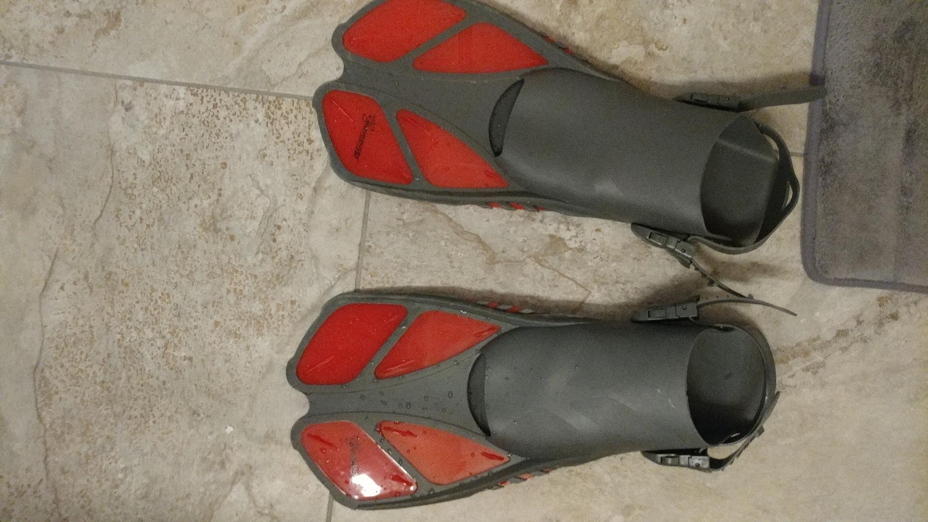 Seavenger Aviatar Diving Dry Top Snorkel Set with Adjustable Open-Heel Fins, Single-Lens Mask, and Mesh Gear Bag customer photo 1