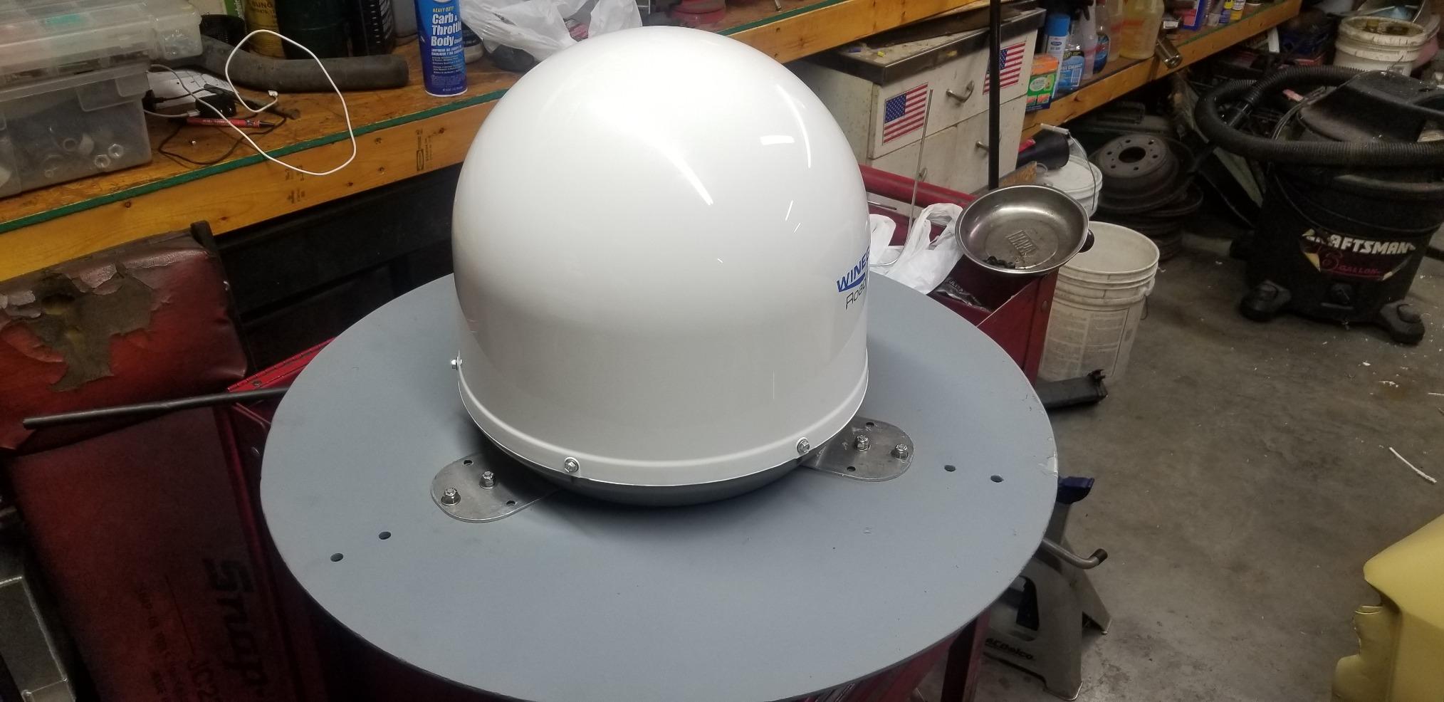 Winegard RT2035T Roadtrip T4 in-Motion RV Satellite Antenna - Automatic Multi-Satellite Tracking - Roof Mount Dome - High-Performance Mobile TV - Black customer photo 1