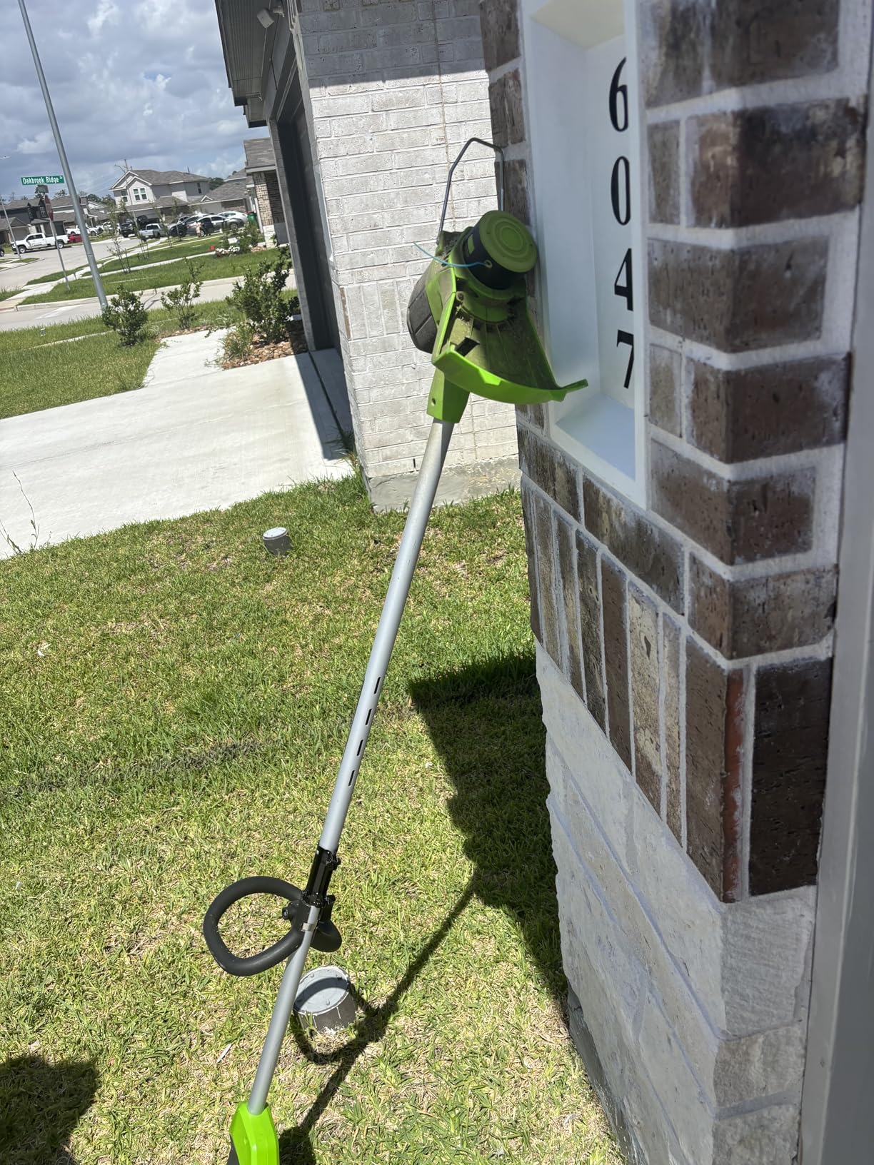 Greenworks 40V 12 in Cordless String Trimmer, 2.0 Ah Battery and Charger customer photo 1