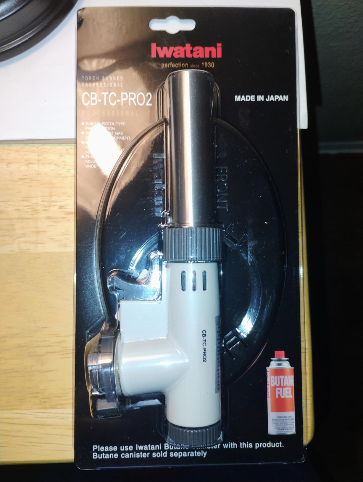 Iwatani PRO2 Culinary Professional Kitchen Butane Torch | Adjustable Flame Shape Strength 2700 F | Sous Vide Crème Brulee Pastries | Anti-flare | Incl. Stabilizing Stand | Butane Fuel Not Included customer photo 2