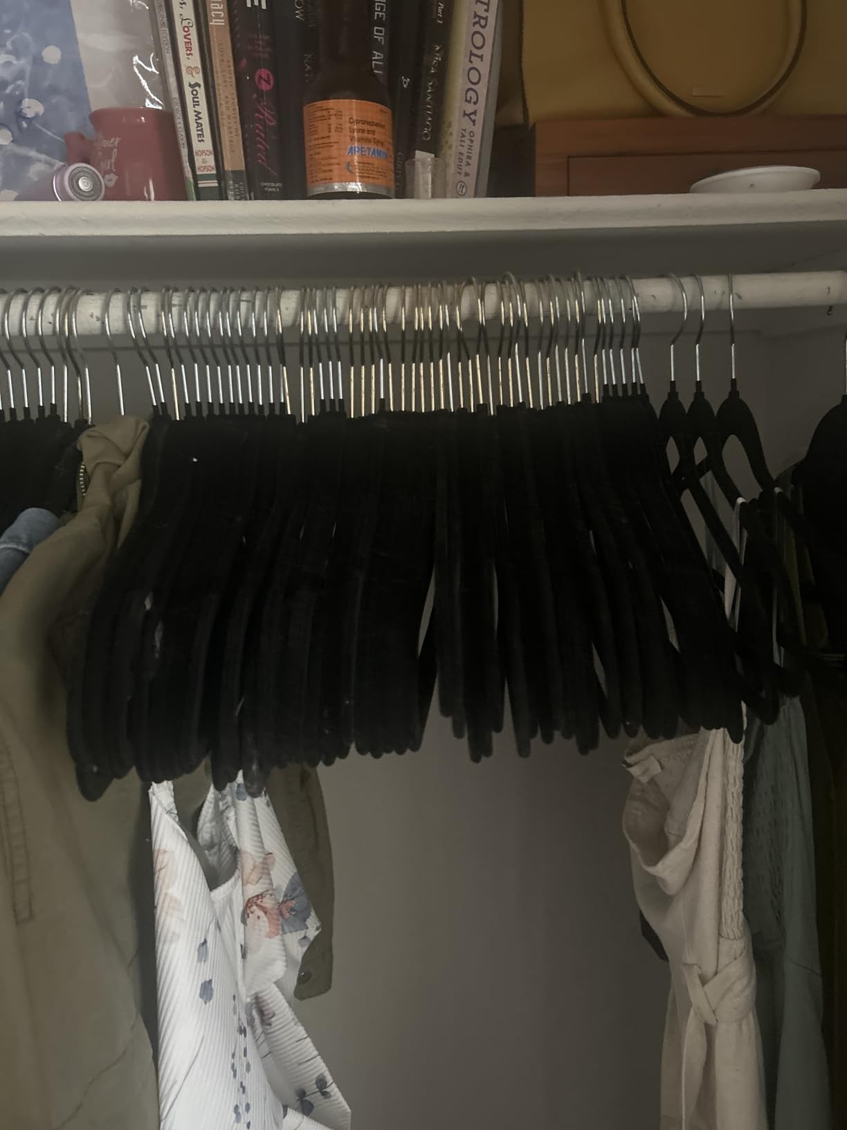 Zober Black Velvet Hangers 50 Pack, Slim Non Slip Clothes Hangers customer photo 1