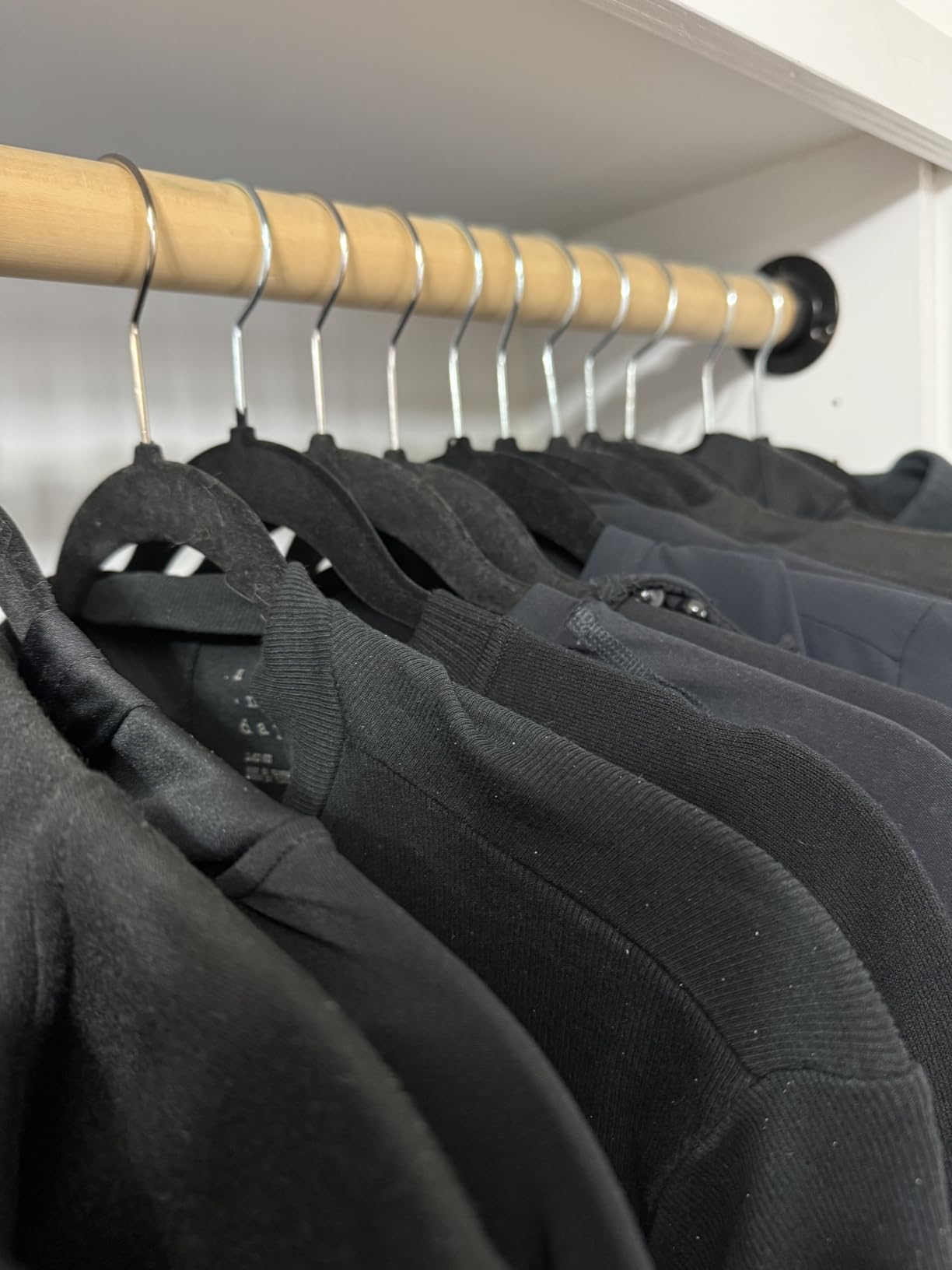 Zober Black Velvet Hangers 50 Pack, Slim Non Slip Clothes Hangers customer photo 2