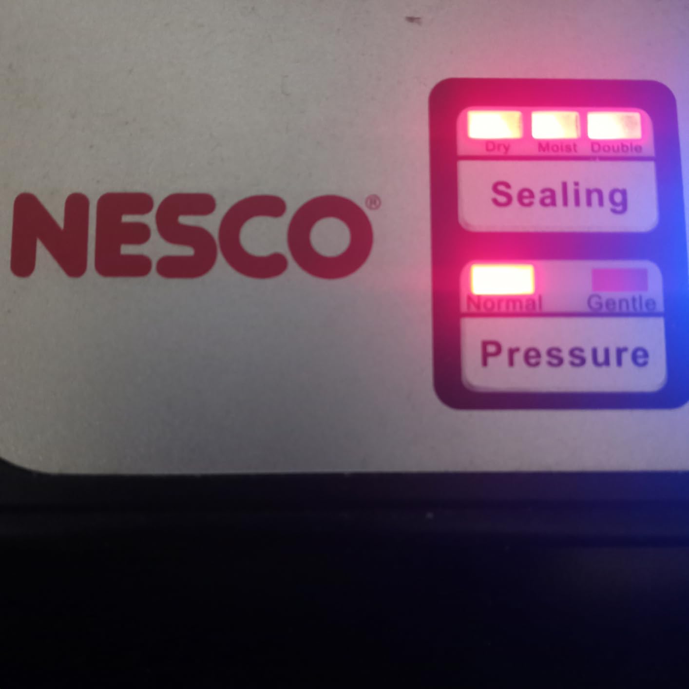 Nesco Deluxe Food VS-12 Vacuum Sealer, 130 Watts, Kit Bags & Viewing Lid, Compact, Silver customer photo 2