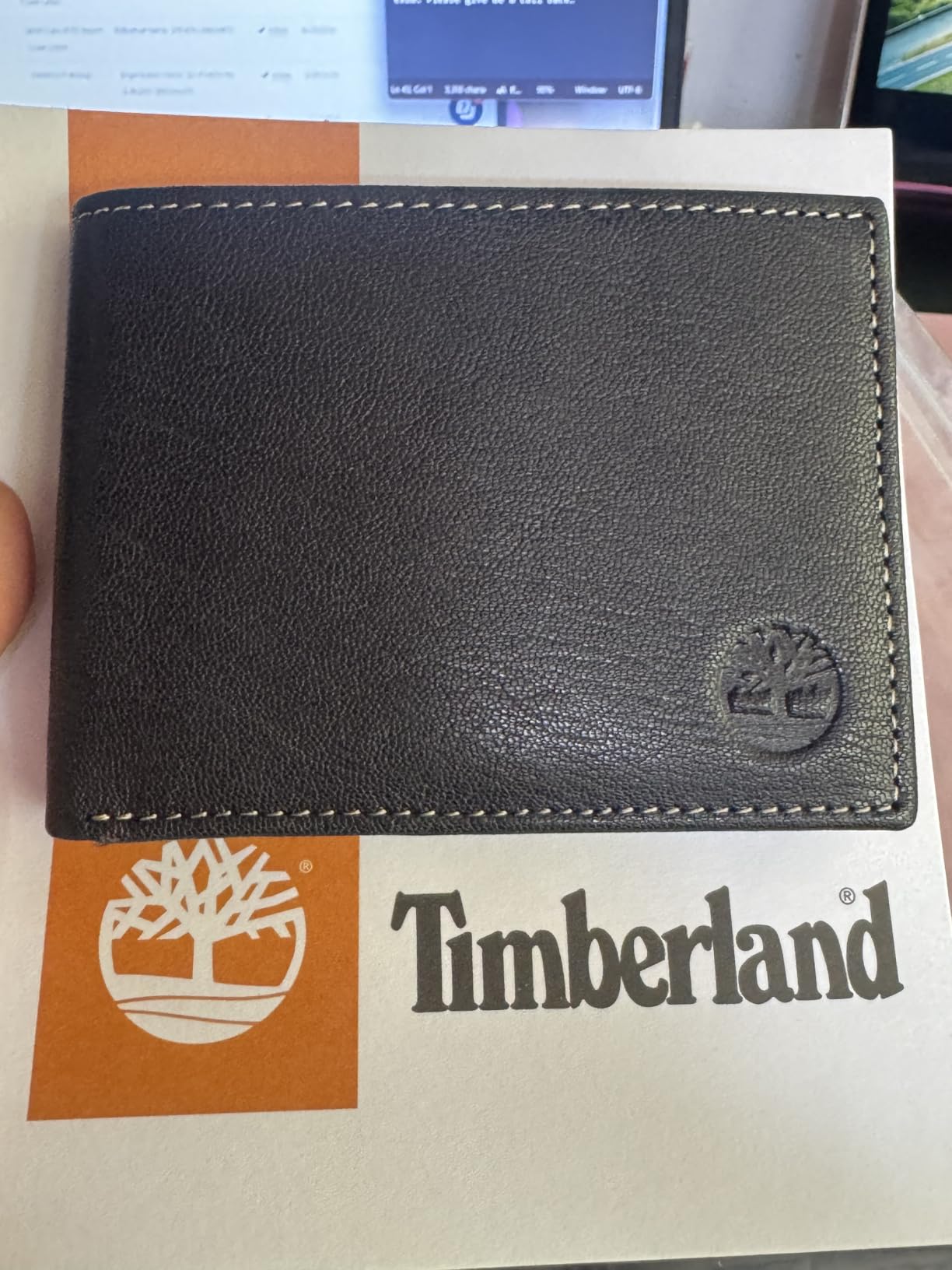 Timberland Men's Genuine Leather Passcase Security RFID Wallet customer photo 1