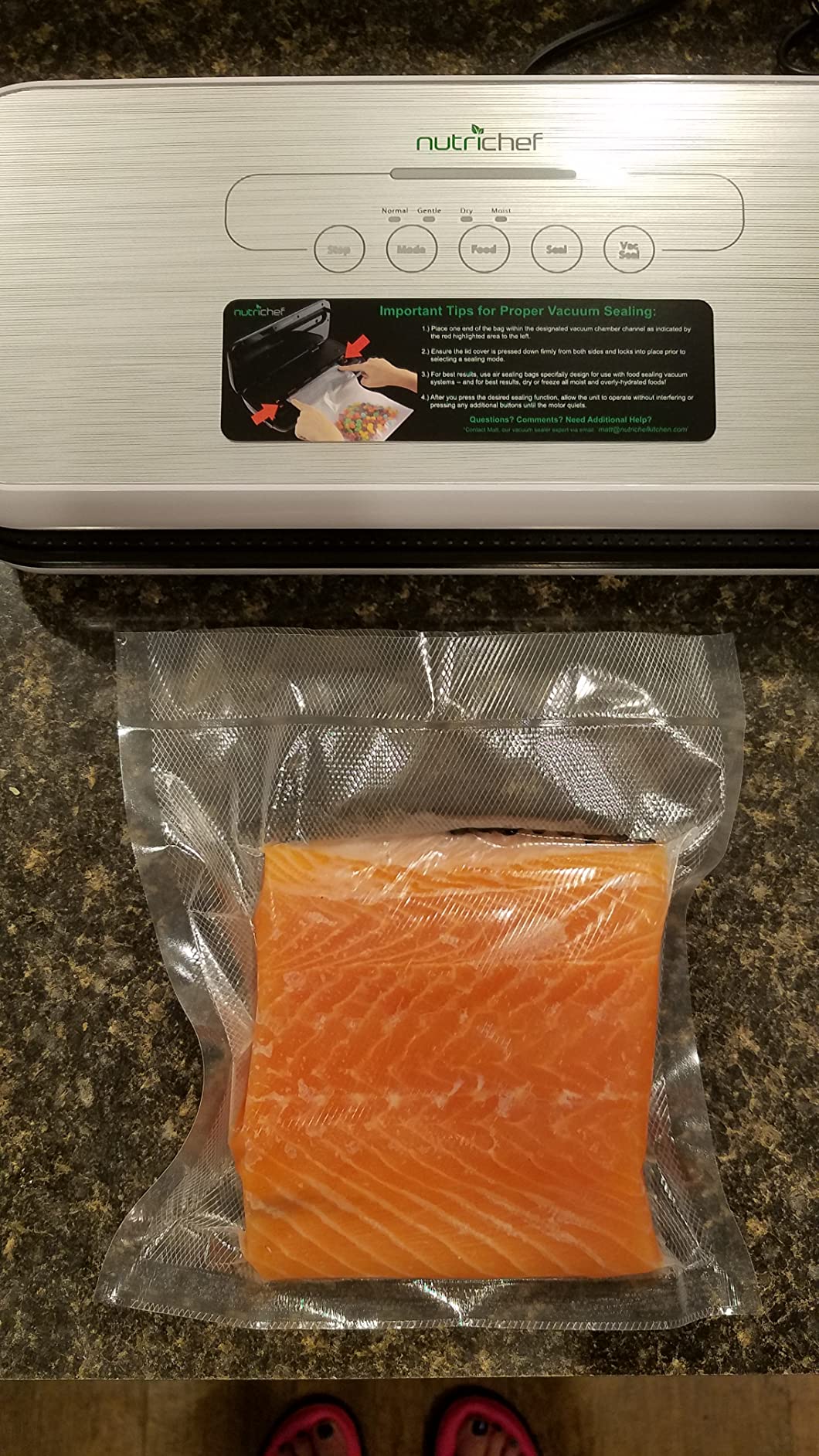NutriChef Food Vacuum Sealer Machine - Automatic Air Sealing System for Dry & Moist Foods, LED Touch Controls, Includes Vacuum Bags, Hose & Wine Stopper, High Suction Power, Silver customer photo 1