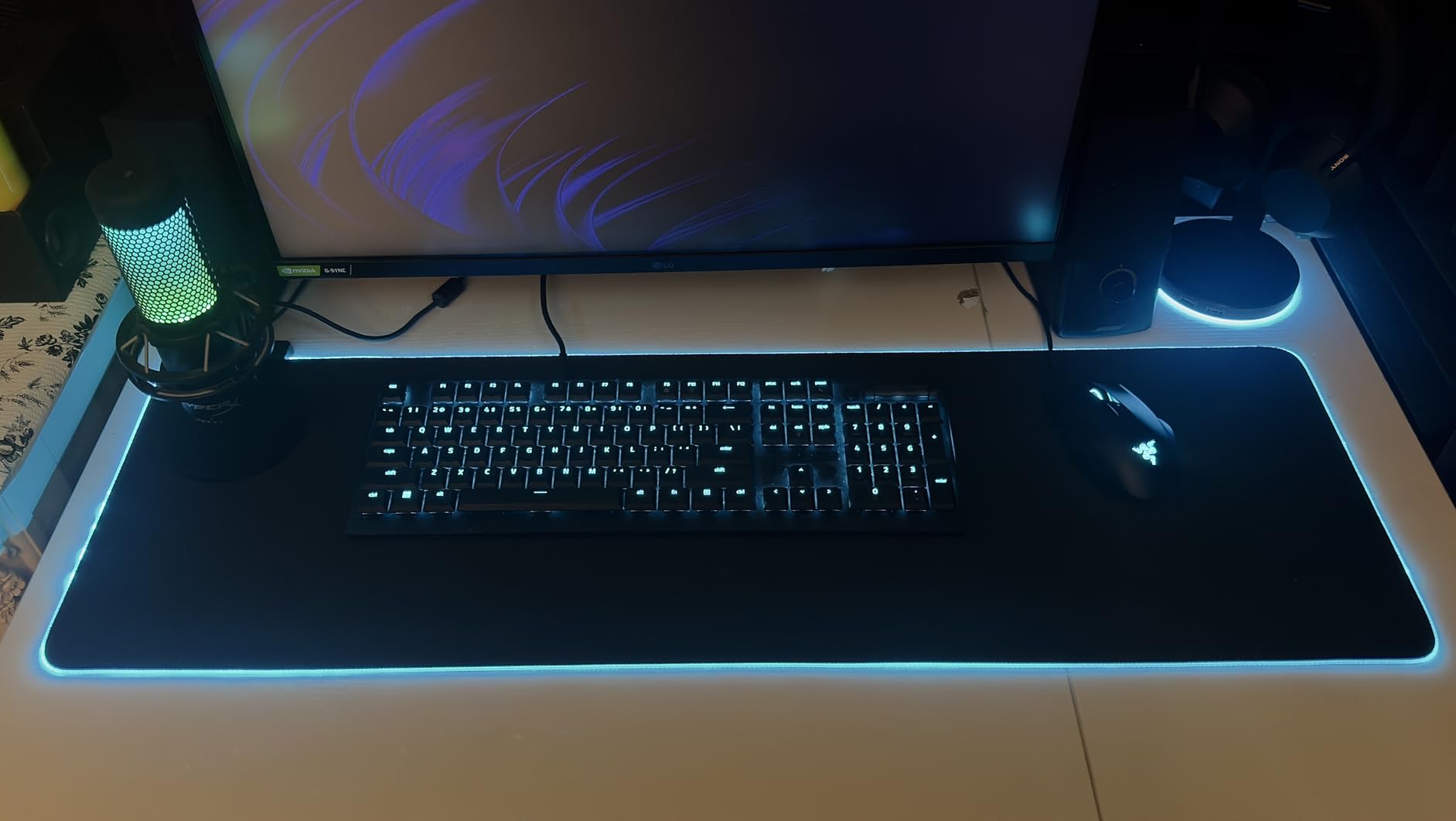 Razer Goliathus Extended Chroma Gaming Mousepad, Soft Cloth Material, Black | Customizable Chroma RGB Lighting, Balanced Control & Speed, Non-Slip Rubber Base customer photo 1