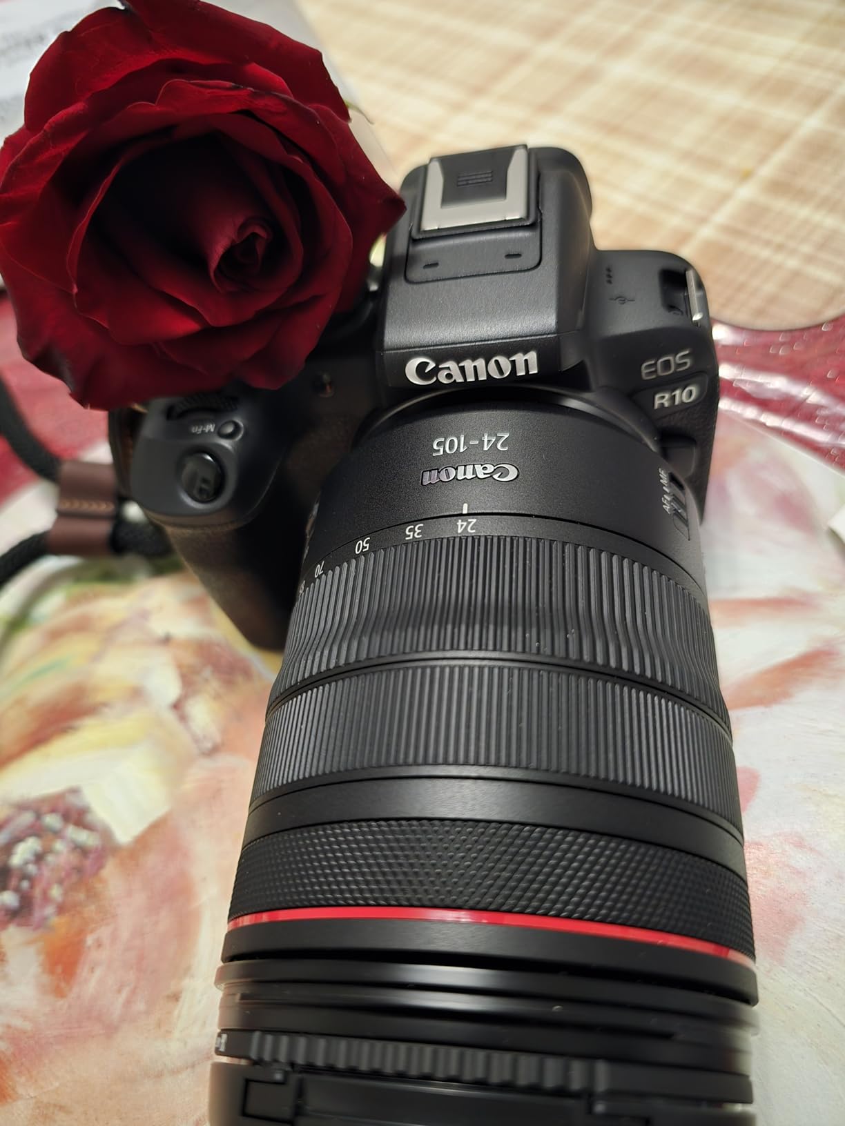 Canon RF 24-105mm f/4L is USM Zoom Lens, Black, Compatible with EOS R Series Mirrorless Cameras customer photo 1