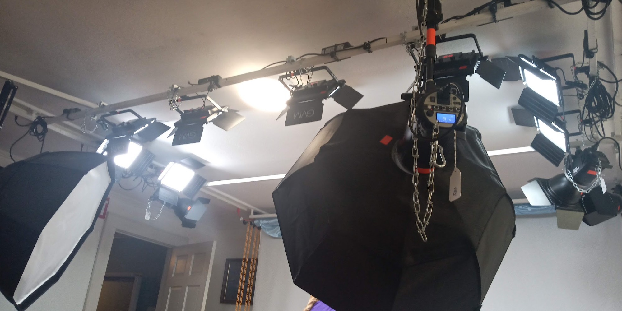 GVM 2 Pack LED Video Lighting Kits with APP Control, Bi-Color Variable 2300K~6800K with Digital Display Brightness of 10~100% for Video Photography, CRI97+ TLCI97 Led Video Light Panel + Barndoor customer photo 1