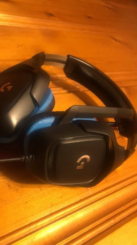 Logitech G432 Wired Gaming Headset, 7.1 Surround Sound, DTS Headphone:X 2.0, 50 mm Audio Drivers, USB and 3.5 mm Jack, Flip-to-Mute Mic, PC, Black customer photo 1