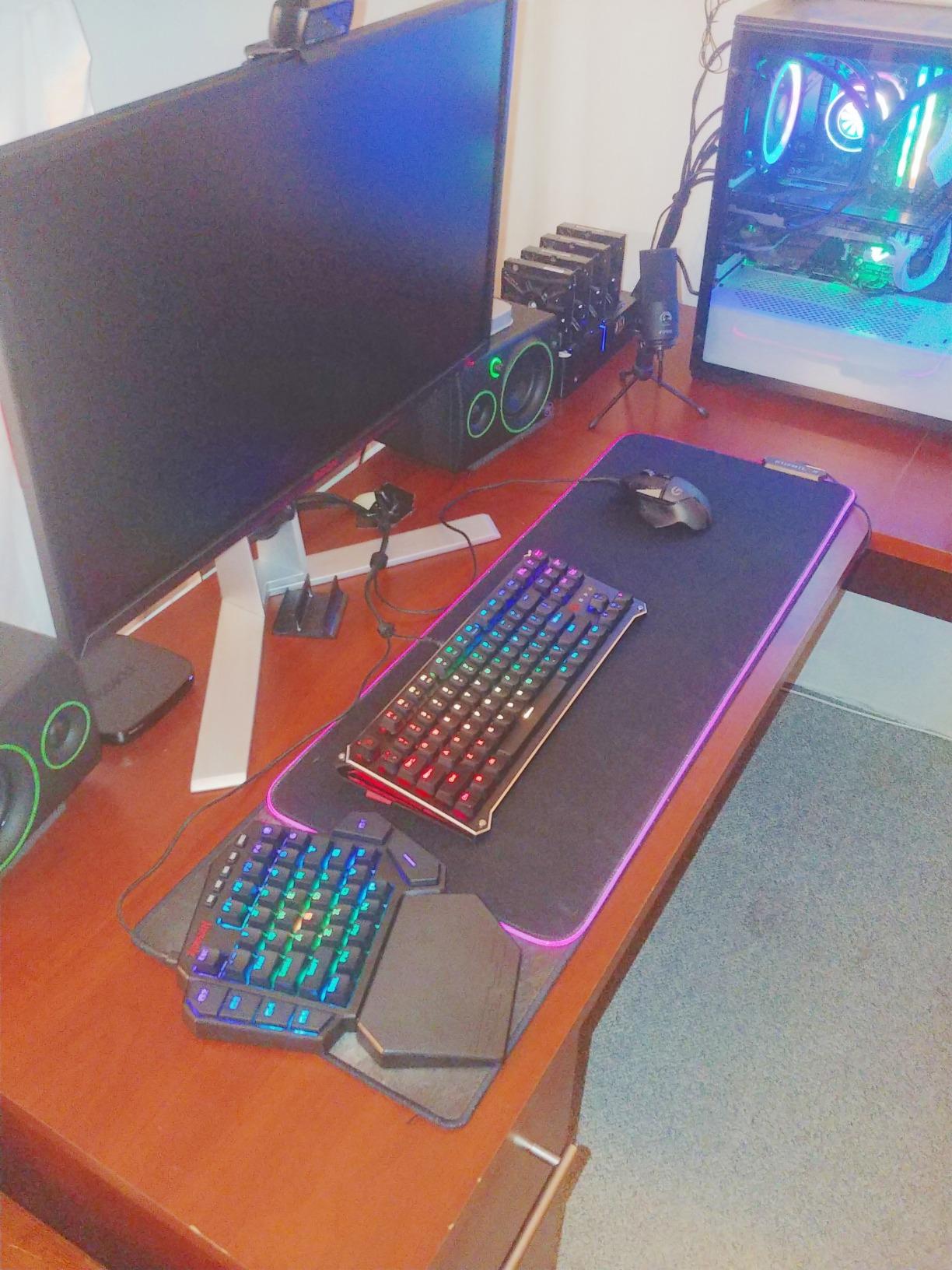 Redragon K585 Wired One-Handed RGB Gaming Keypad, Tactical 42-Key Layout customer photo 1