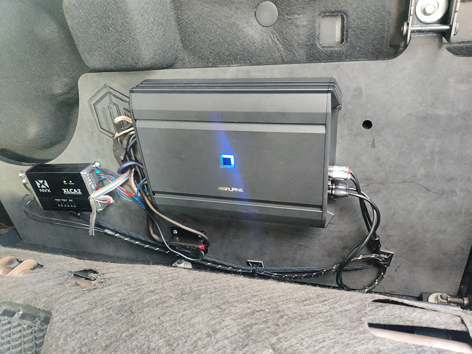 NVX XLCA2 X-Series 2-Channel Line Out Converter Digital Bass Enhancer with xBOOST and Remote Level Control customer photo 2