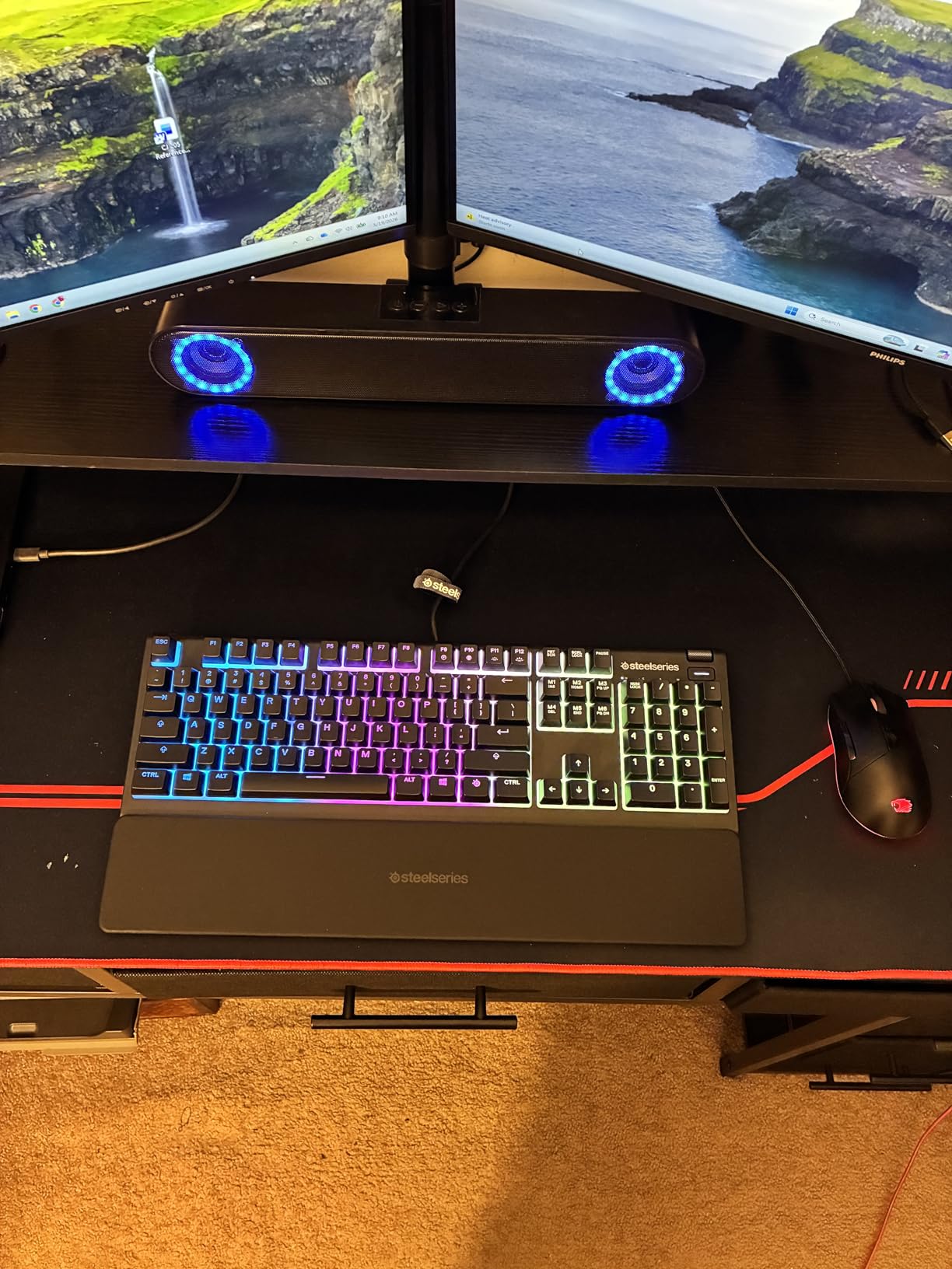 SteelSeries Apex 3 RGB Gaming Keyboard - 10-Zone RGB Illumination - IP32 Water Resistant - Premium Magnetic Wrist Rest customer photo 1