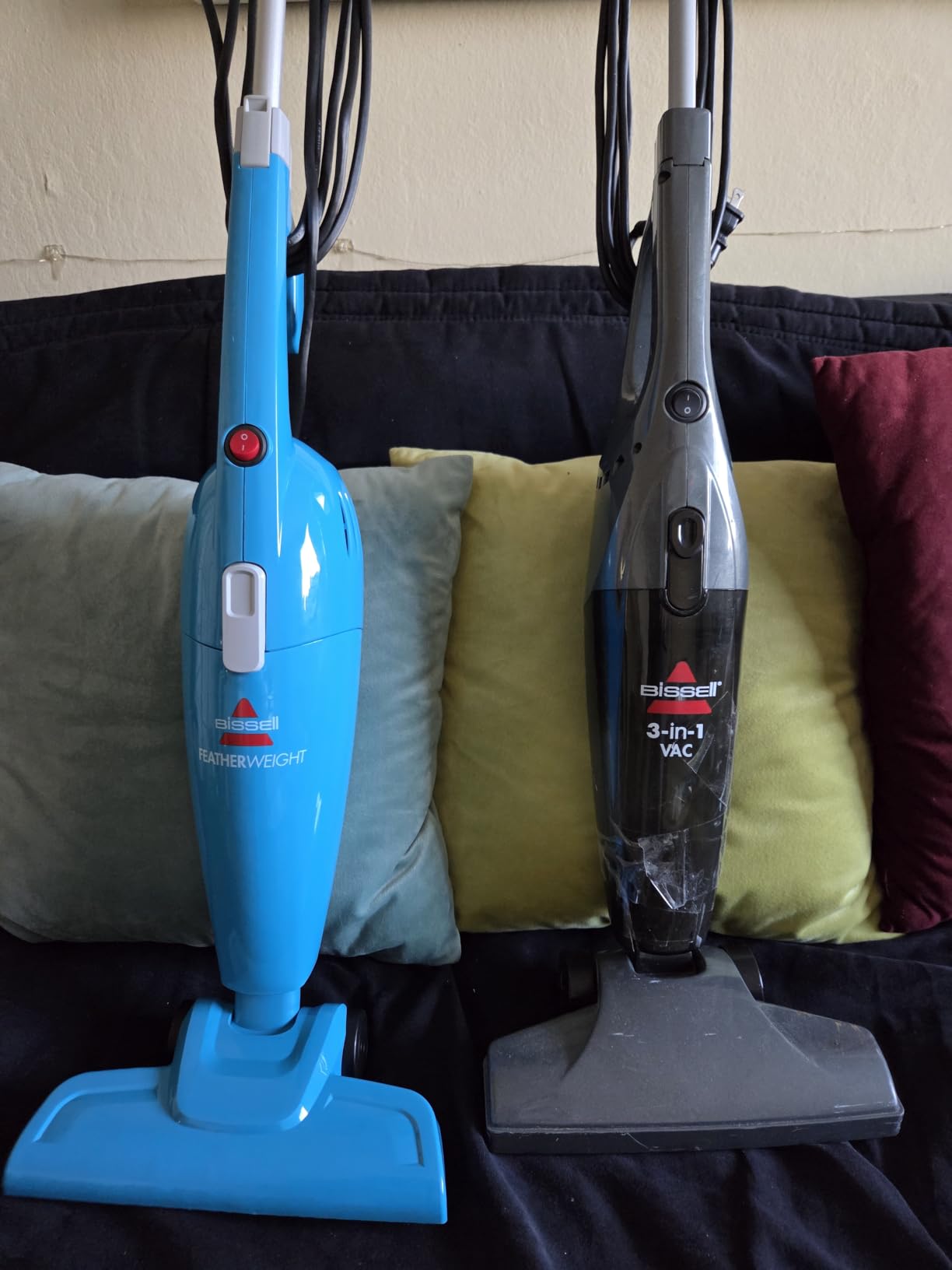 Bissell 2033M Featherweight Stick Lightweight Bagless Vacuum and Electric Broom with Crevice Tool for Hard Floors and Carpets, Black customer photo 1