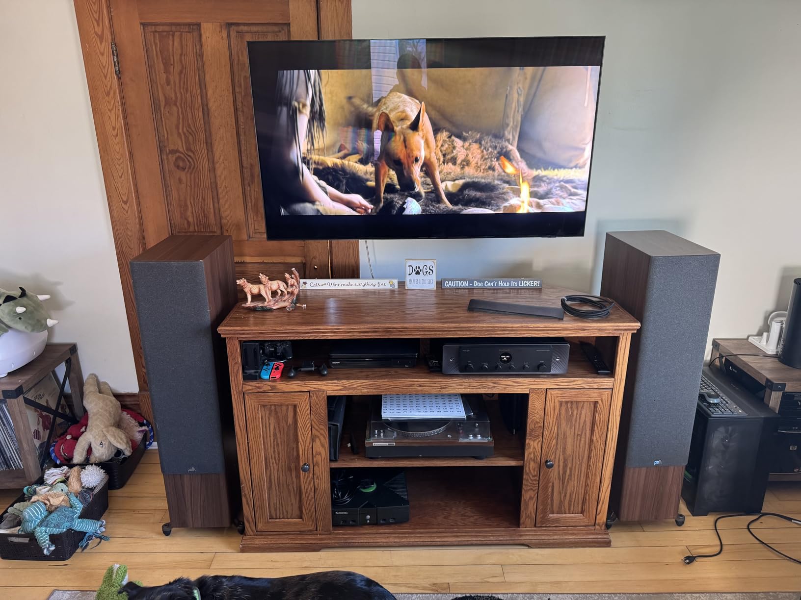 VIVO Corner TV Wall Mount for 37 to 70 inch LCD LED Plasma Flat Screens, Full Motion Articulating Bracket, VESA up to 600x400, MOUNT-CR70C customer photo 1