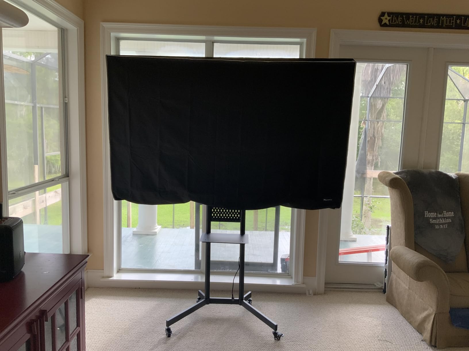 PERLESMITH Rolling TV Stand on Wheels for 32-83 Inch Screens up to 110 lbs, Mobile TV Cart Height Adjustable Portable Outdoor TV Stand Tilt Rolling TV Cart with Shelf Max VESA 600x400mm PSTVMC03 customer photo 1