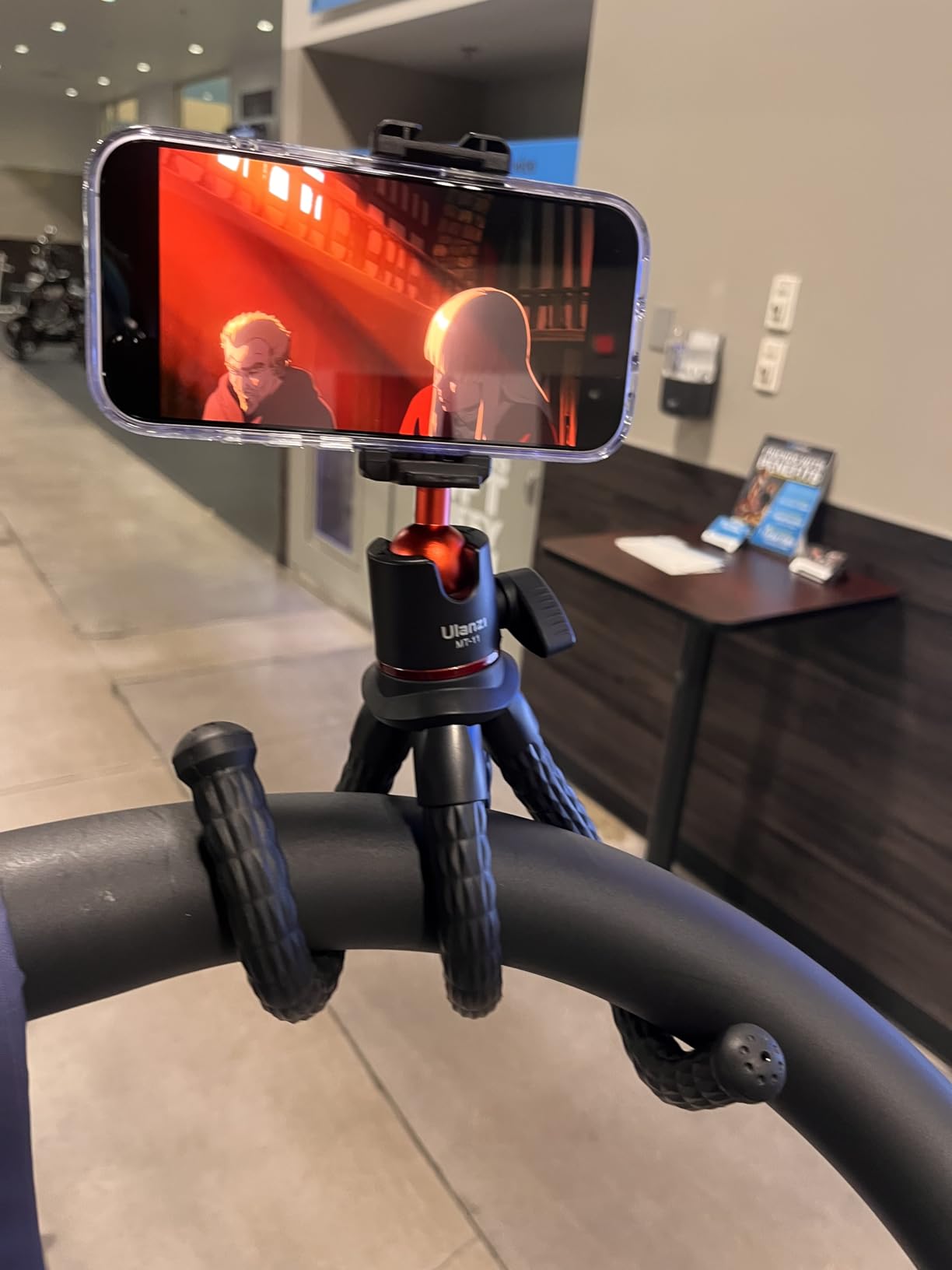 ULANZI Camera Tripod, Mini Flexible Stand with Hidden Phone Holder and Cold Shoe Mount, 1/4'' Screw customer photo 1