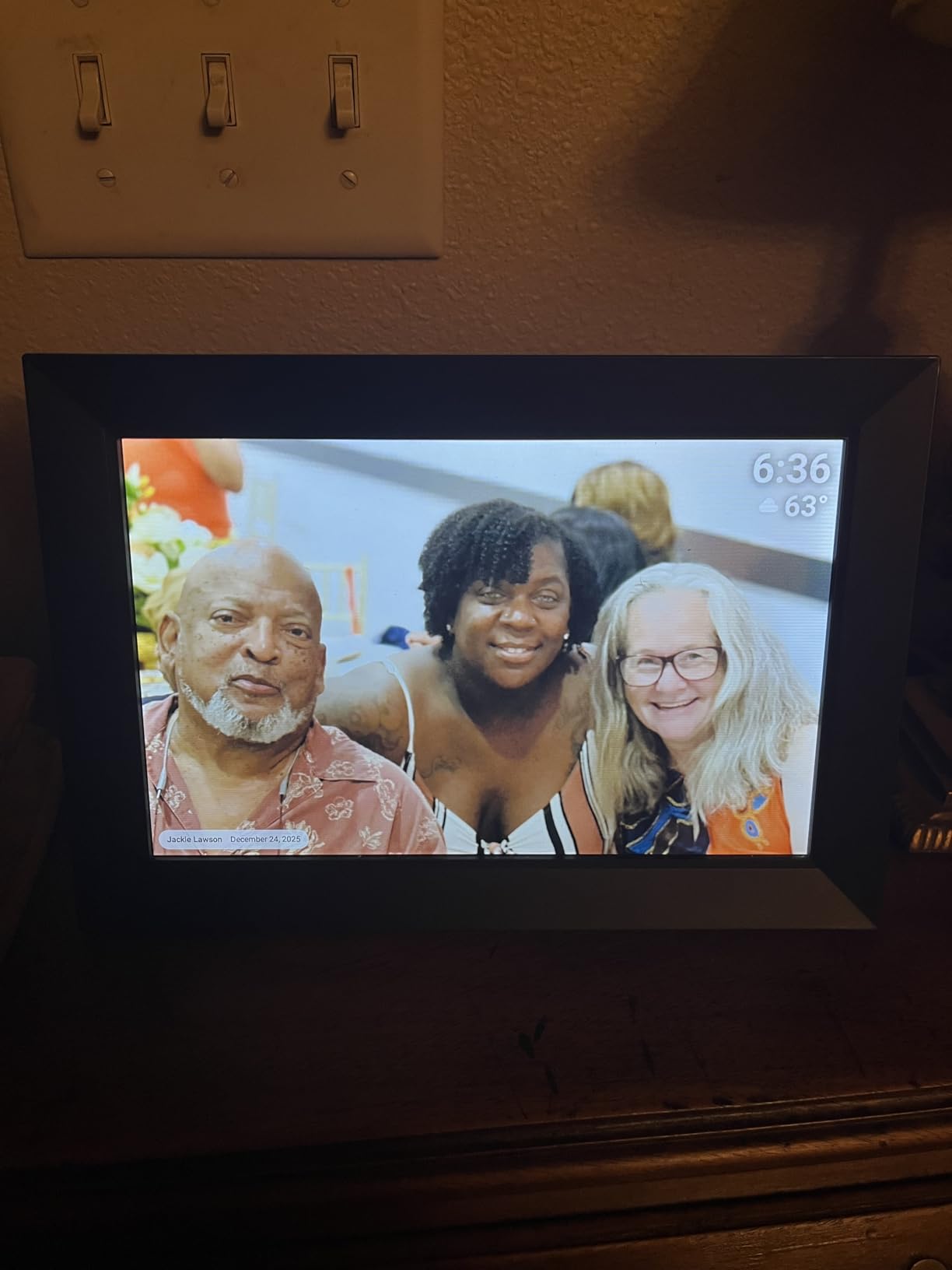 BIGASUO Digital Picture Frame, 10.1
