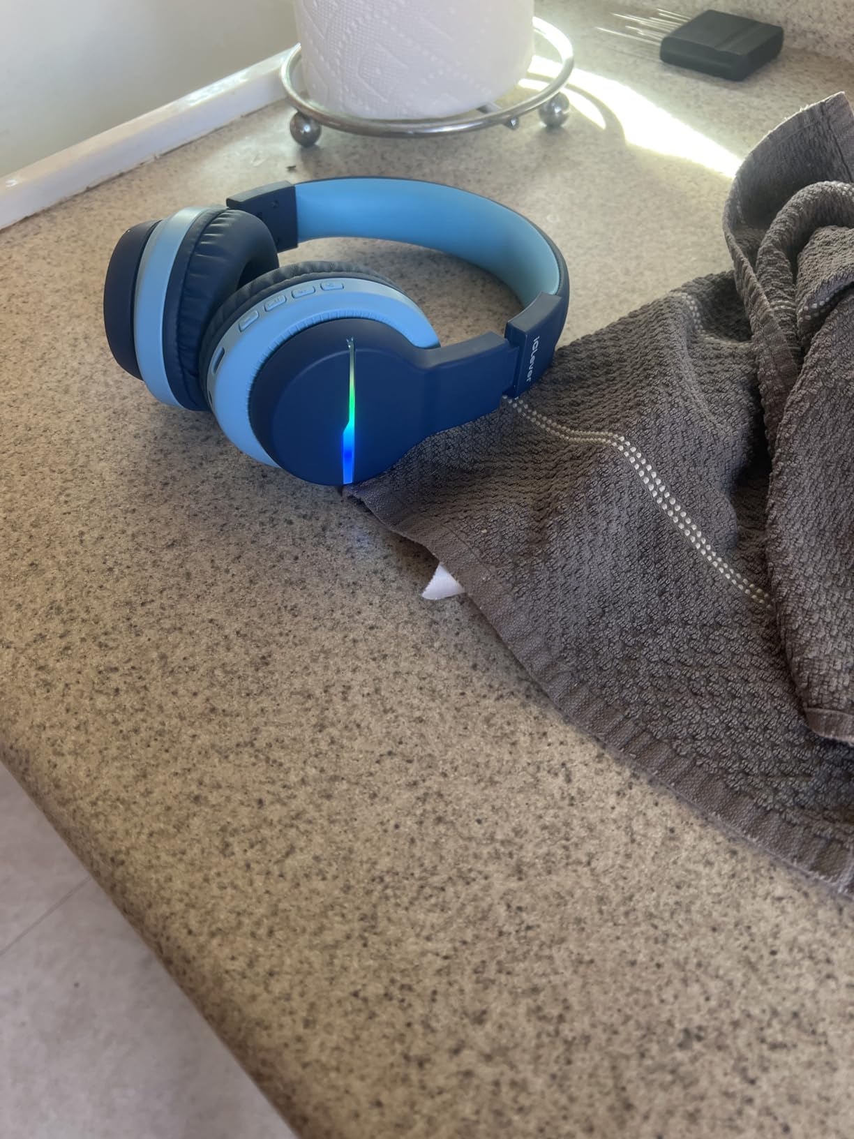 iClever BTH12 Kids Bluetooth Headphones,Colorful LED Lights Kids Headphones Wireless,74/85dBA Safe Volume,85H Playtime,Fast Charging,Bluetooth 5.2,Over Ear,Built-in Mic for iPad/Tablet/Airplane,Blue customer photo 2
