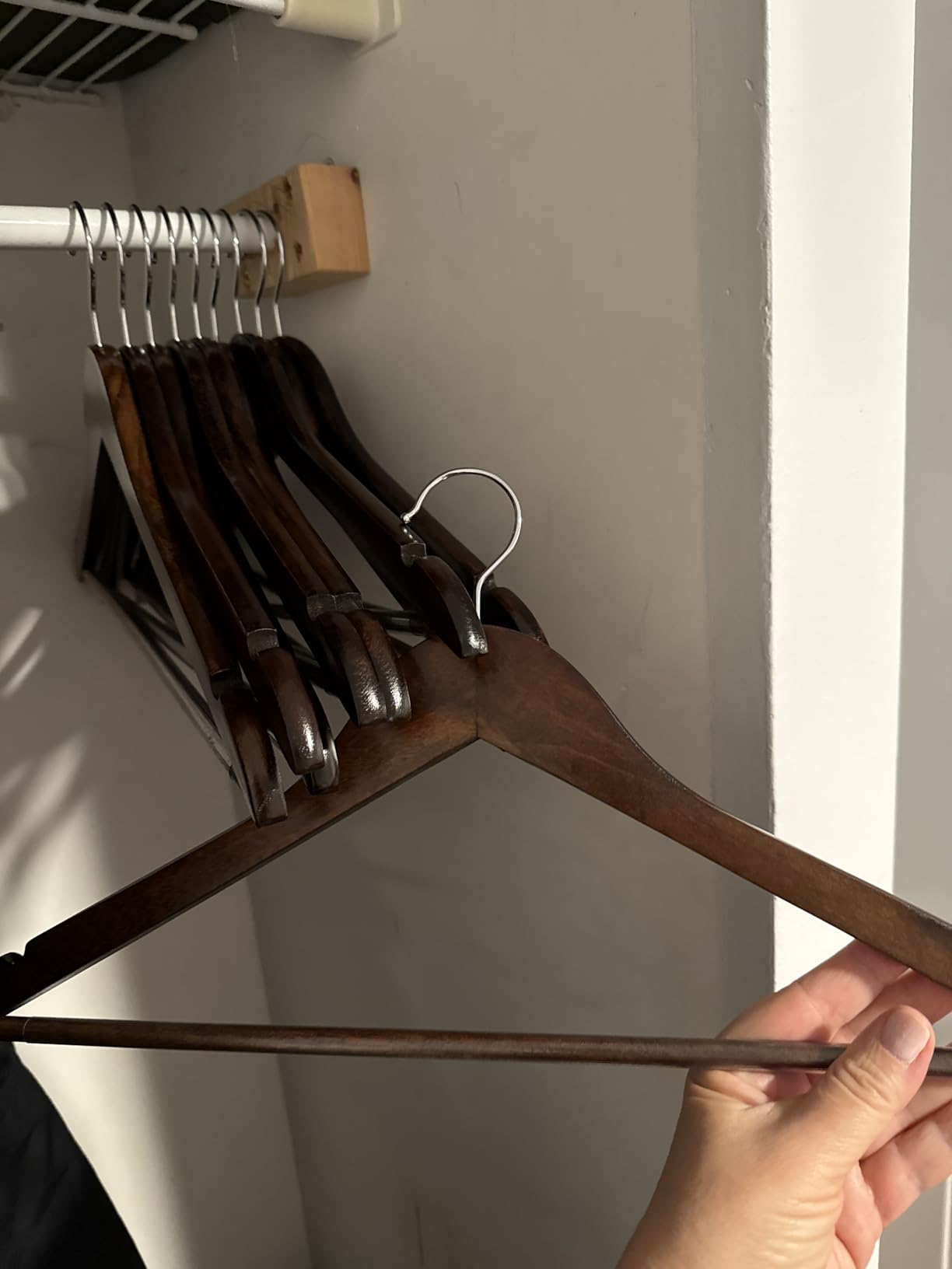 Amber Home 30 Pack Wooden Coat Hangers, Wood Suit Hangers, Natural | Natural Wood Suit Hanger with Non-slip Pant Bar, Clothes Hangers for Closet Organization, Shirts, Jackets, Dresses, and Pants customer photo 1