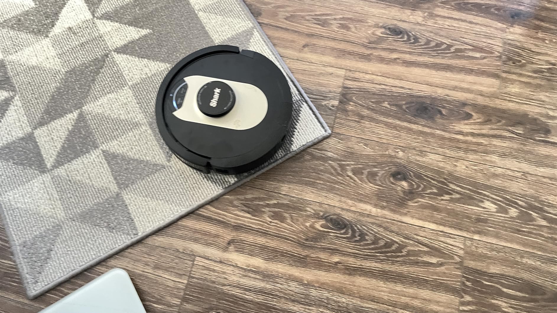 Shark AV2501AE AI Robot Vacuum with XL HEPA Self-Empty Base, Bagless, 60-Day Capacity, LIDAR Navigation, Perfect for Pet Hair, Compatible with Alexa, Wi-Fi Connected, Carpet & Hard Floor, Black customer photo 1