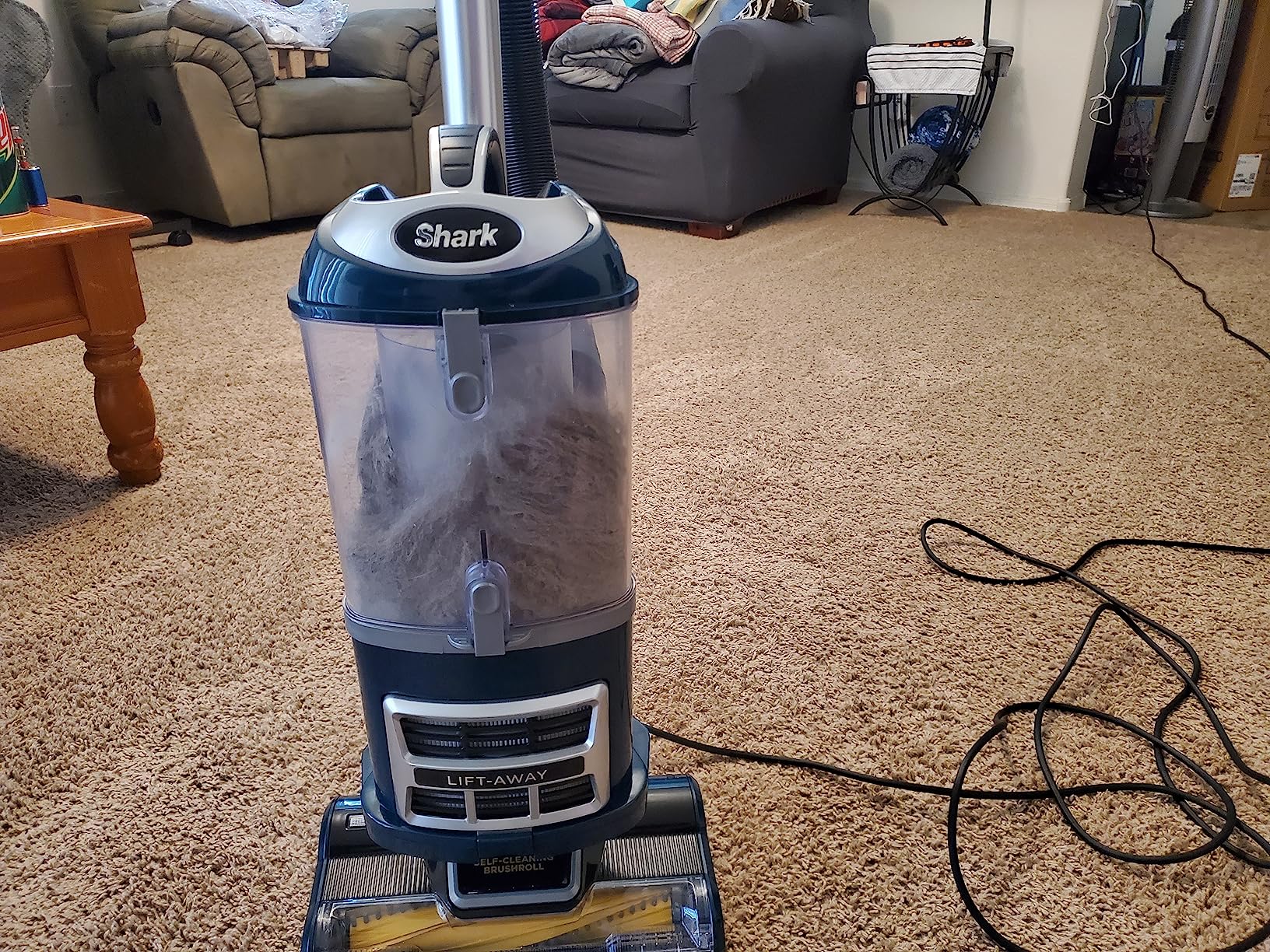 Upright Vacuum, Navigator Lift-Away with Self-Cleaning Brushroll, HEPA Filter, Swivel Steering, Upholstery Tool & Pet Crevice Tool, Perfect for Pets & Multi-Surface, Teal, ZU503AMZ customer photo 1