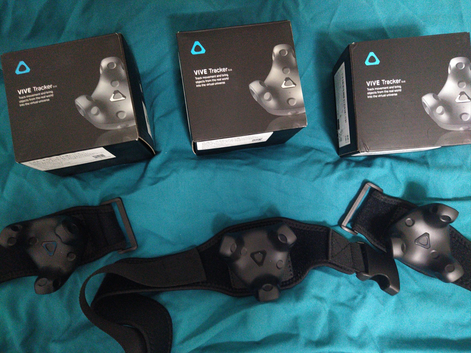 HTC VIVE Tracker (3.0) - Full-Body Tracking for SteamVR, VRChat, Motion Capture customer photo 2