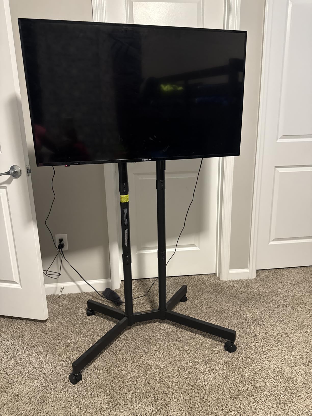 Perlegear Rolling TV Stand, Mobile TV Stand on Wheels for 32-85 Inch Screens up to 132 lbs, Height Adjustable Mobile TV Cart with Metal Shelf, Rolling TV Cart with Lockable Wheels Max VESA 600x400mm customer photo 1