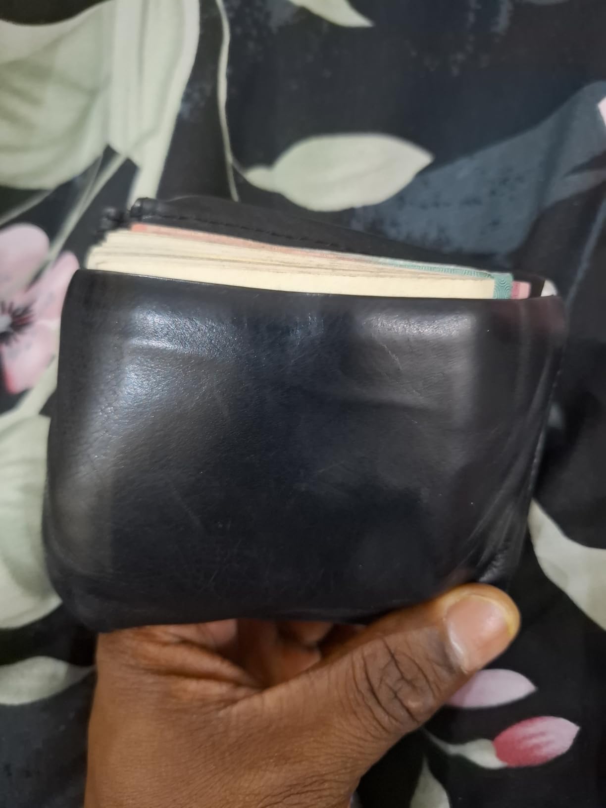 Men's RFID Leather Minimalist Bifold Wallet with Multiple Card Slots and ID Window customer photo 1