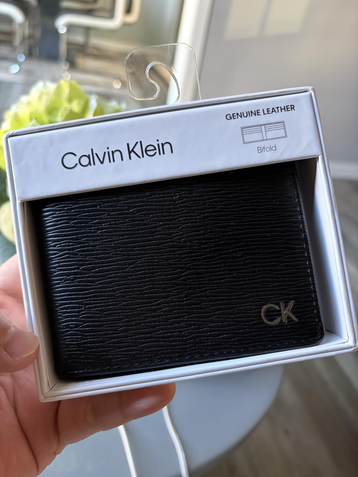 Men's RFID Leather Minimalist Bifold Wallet with Multiple Card Slots and ID Window customer photo 2