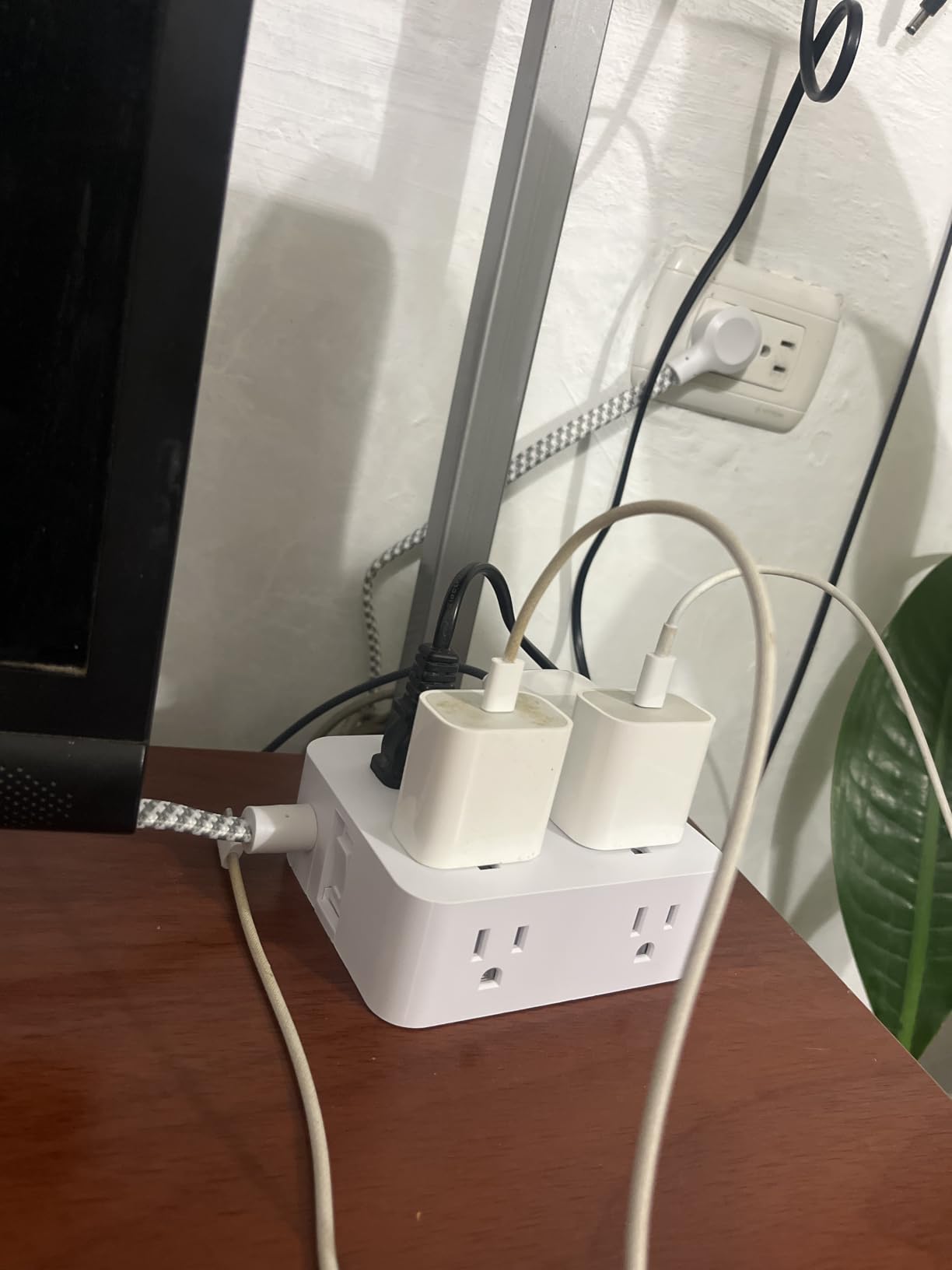 HANYCONY Surge Protector Power Strip, 1080J, 5 Ft Braided Extension Cord customer photo 1