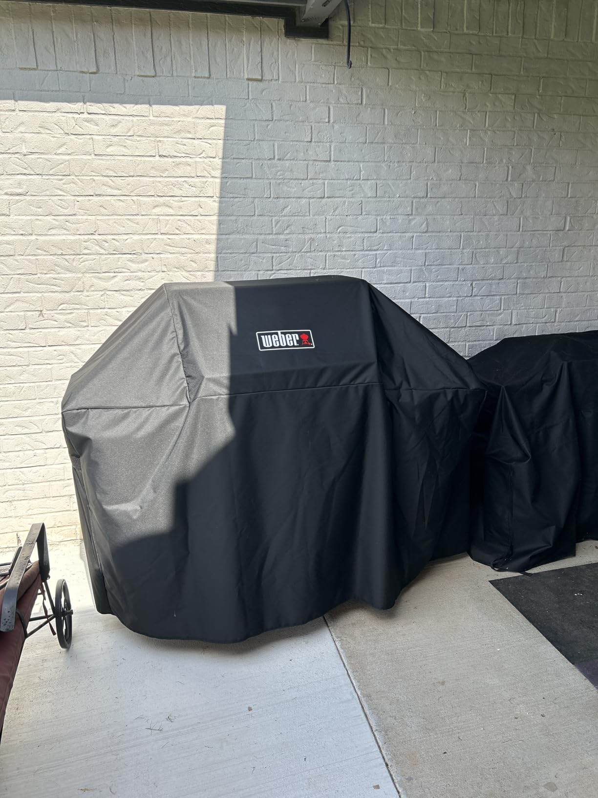 Weber Premium Outdoor Grill Cover - Water-Resistant Weather-Protective Grill Cover for Genesis 300 Series (3 Burners) Gas Grills, Durable Black Fabric with Secure Fastening Straps - Grill Accessories customer photo 1