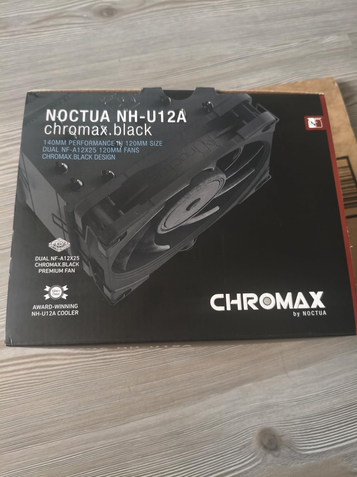 Noctua NH-U12A chromax.Black, 120mm Single-Tower CPU Cooler (Black) customer photo 1