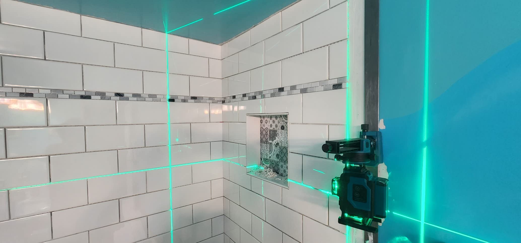 Takamine 16 Lines Green Laser Level Pro, 4x360 Degree 4D Green Cross Line Professional for Construction, Two 360 Degree Vertical and Two 360 Degree Horizontal Laser Level Pulse Mode and Remote Controller customer photo 2