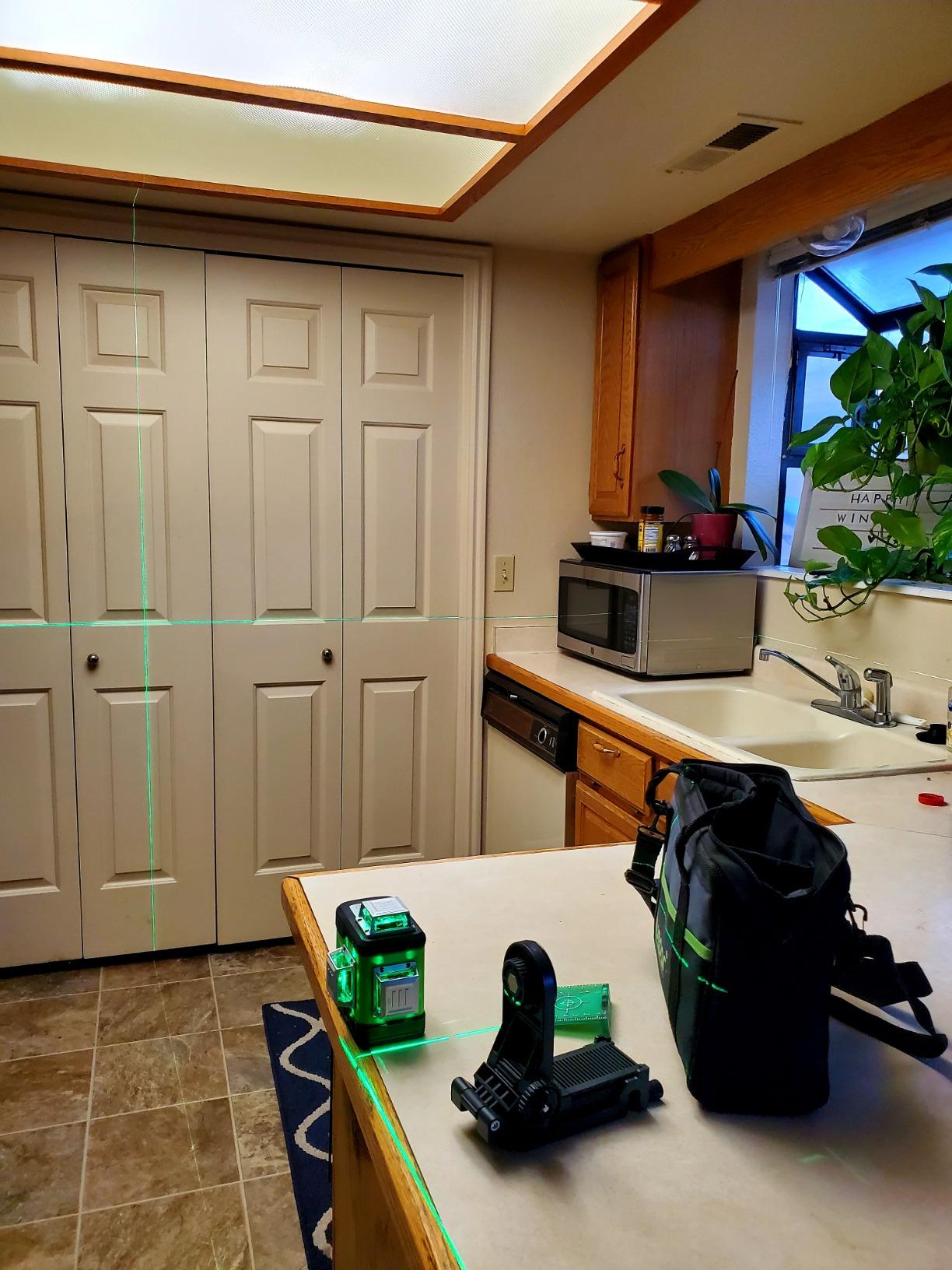 Huepar Laser Level 360 Self Leveling, Rechargeable Green Laser 4x360° Cross Line Lazer Leveler 4D Level Laser Tool for Construction with Two Li-ion Batteries, Magnetic Bracket & Hard Carry Case - LS04CG customer photo 2