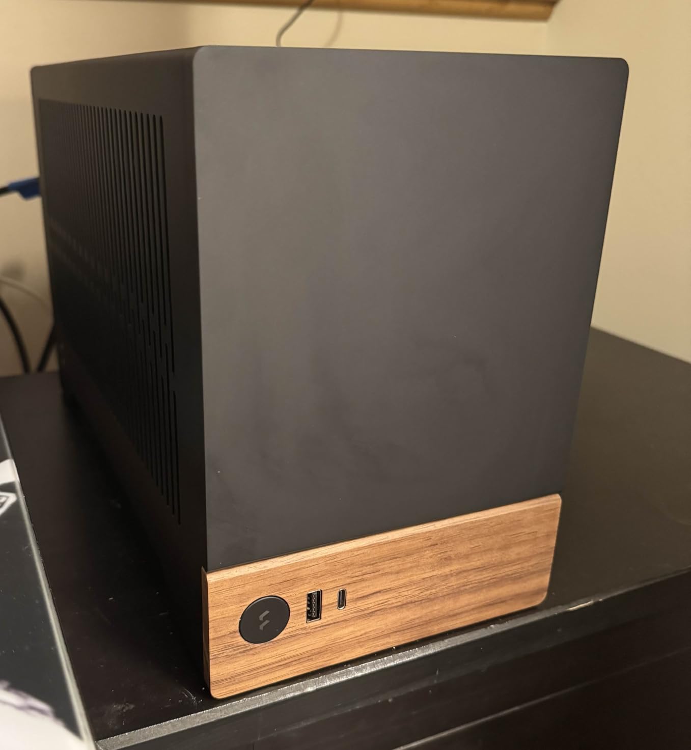 Fractal Design Terra Jade - Wood Walnut Front Panel - Small Form Factor - Mini ITX Gaming case – PCIe 4.0 Riser Cable – USB Type-C - Anodized Aluminum Panels customer photo 1