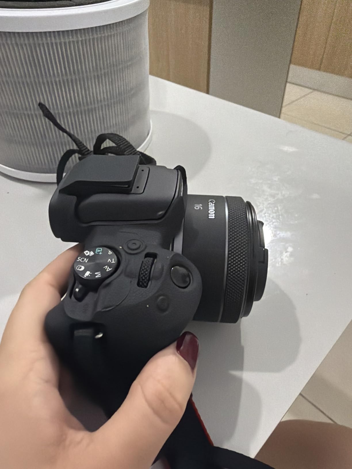 Canon RF16mm F2.8 STM Lens, Ultra Wide-Angle, Fixed Focal Length Prime Lens, Compatible with EOS R Series Mirrorless Cameras, Black customer photo 2