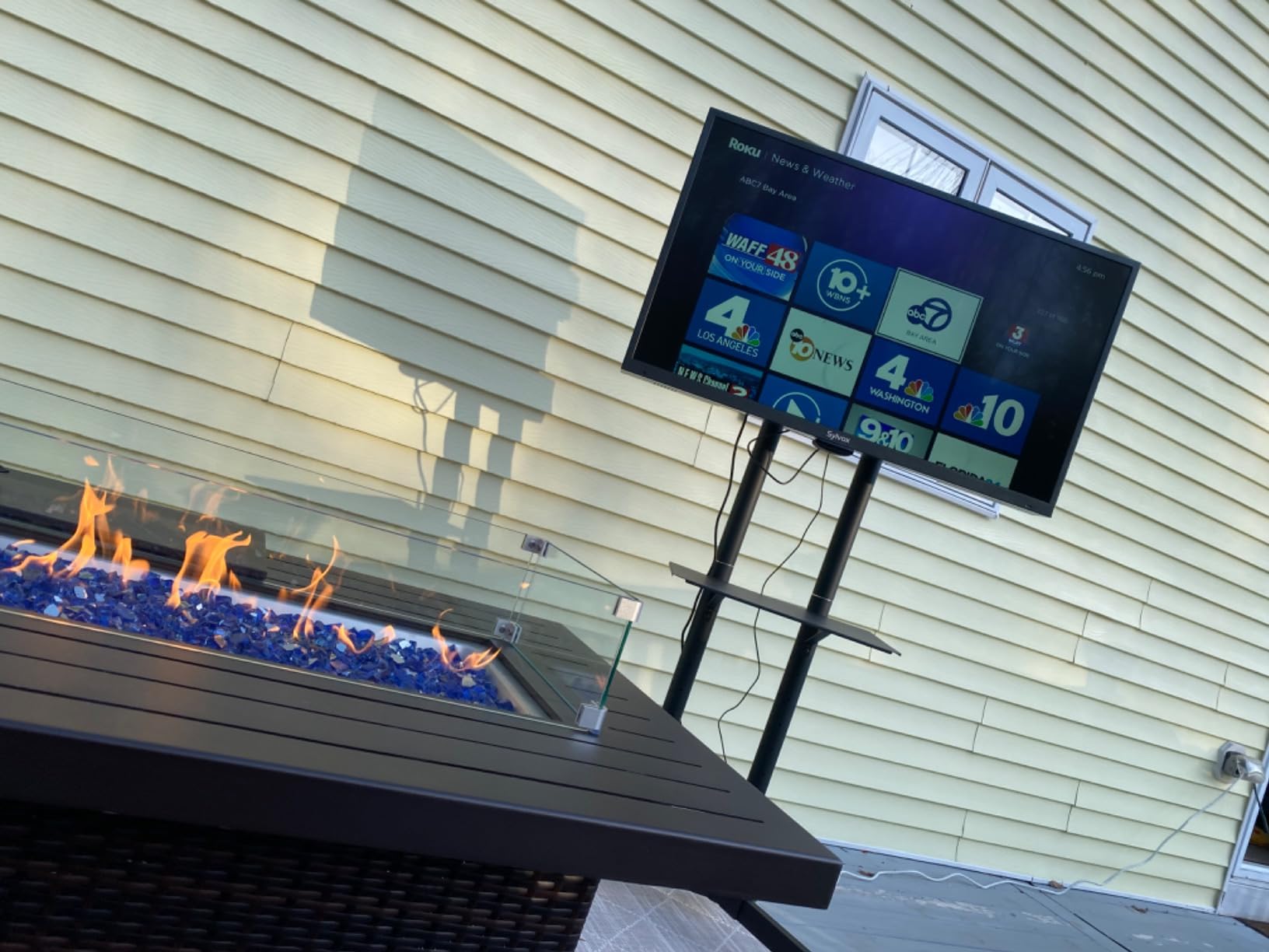 SYLVOX 43 Inch Outdoor TV, Waterproof 4K Smart TV, High Brightness,7x16(H) Commercial Grade, Supports Wireless Connection & Wi-Fi, ARC &CEC, Suitable for Partial Sun (Deck Series) customer photo 1