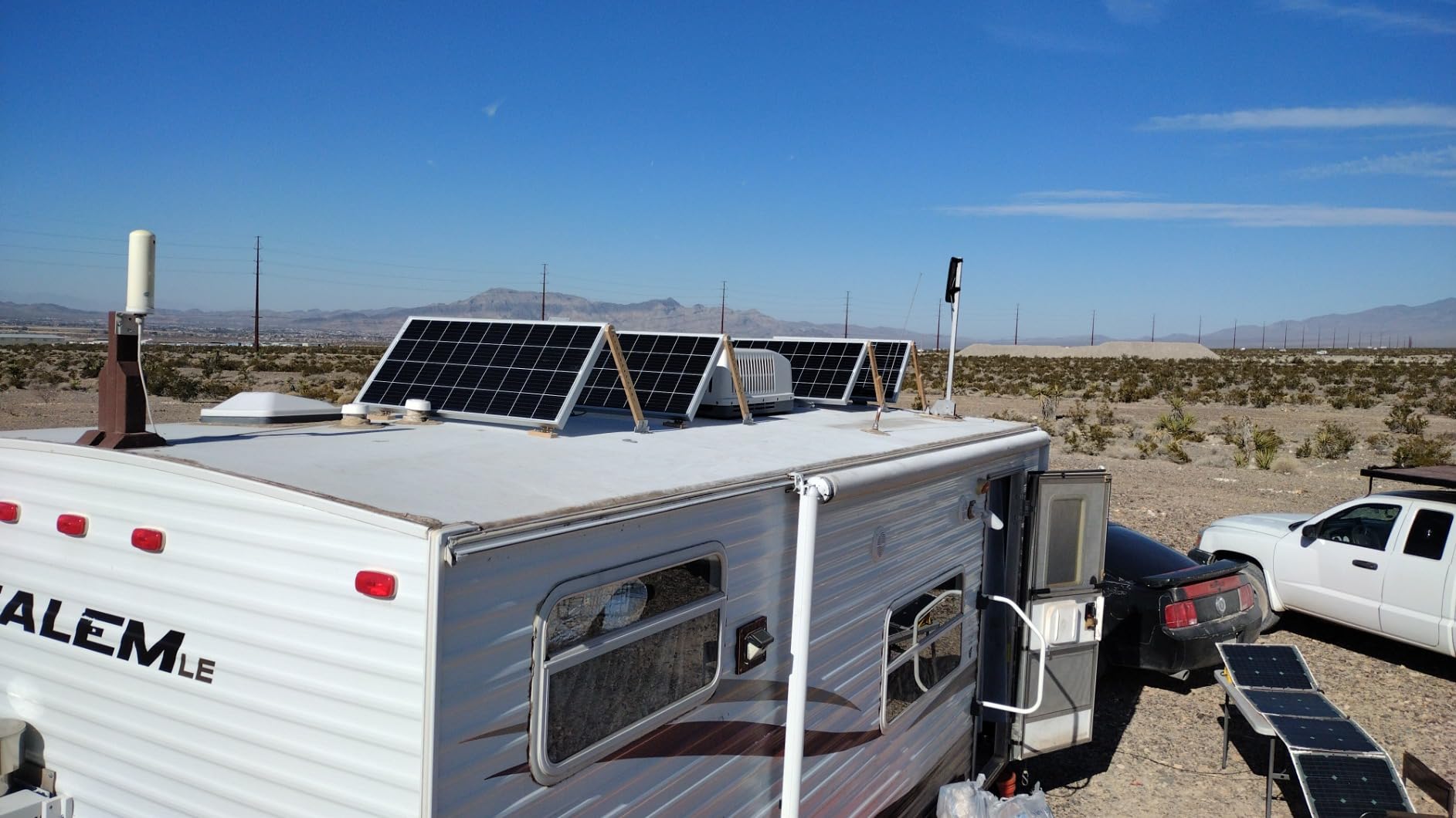 ECO-WORTHY 200 Watts 12 Volt/24 Volt Solar Panel Kit with High Efficiency Monocrystalline Solar Panel and 30A PWM Charge Controller for RV, Camper, Vehicle, Caravan and Other Off Grid Applications customer photo 2