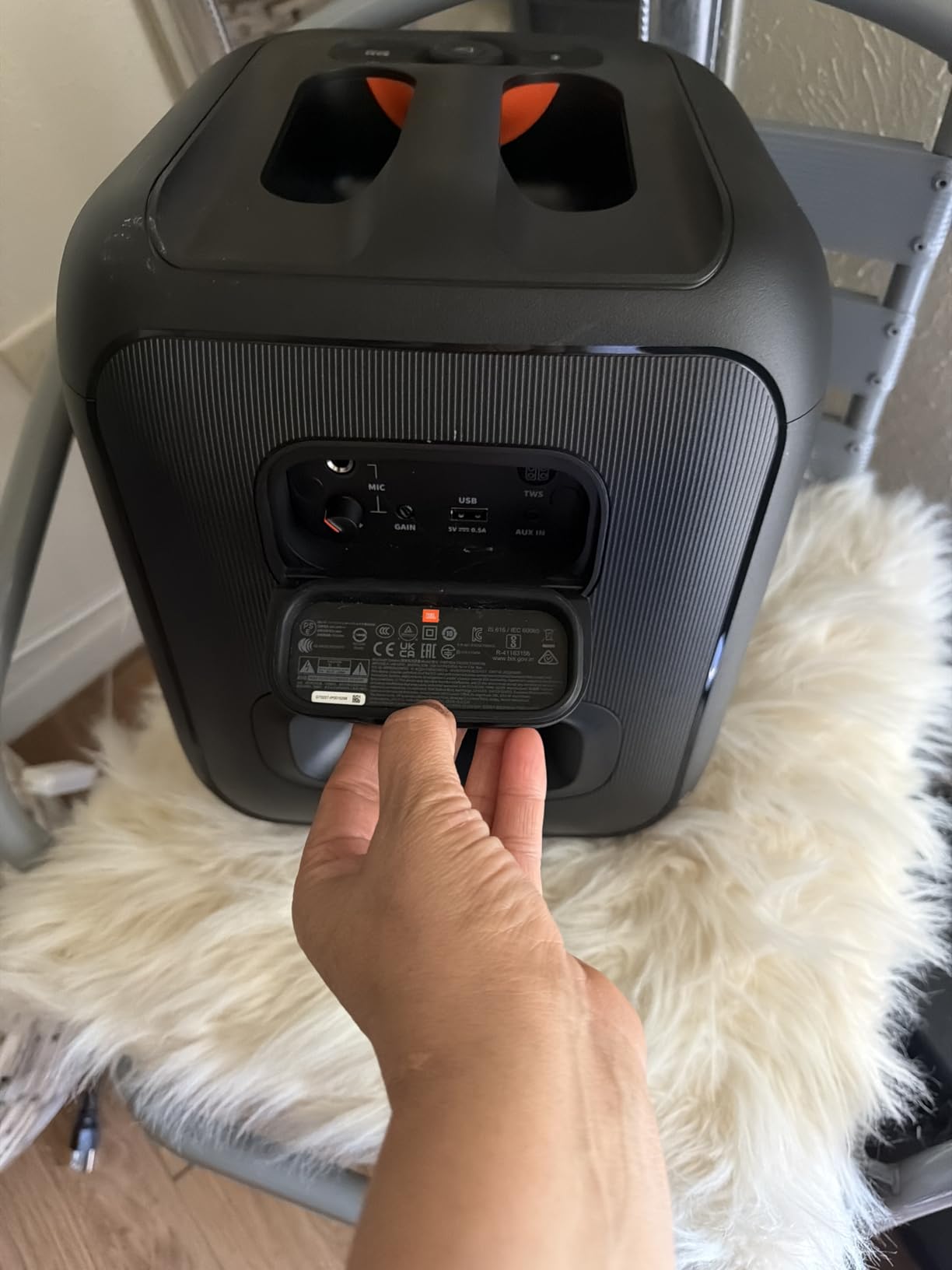 JBL Partybox Encore Essential: 100W Sound, Built-in Dynamic Light Show, and Splash Proof Design, Black customer photo 1