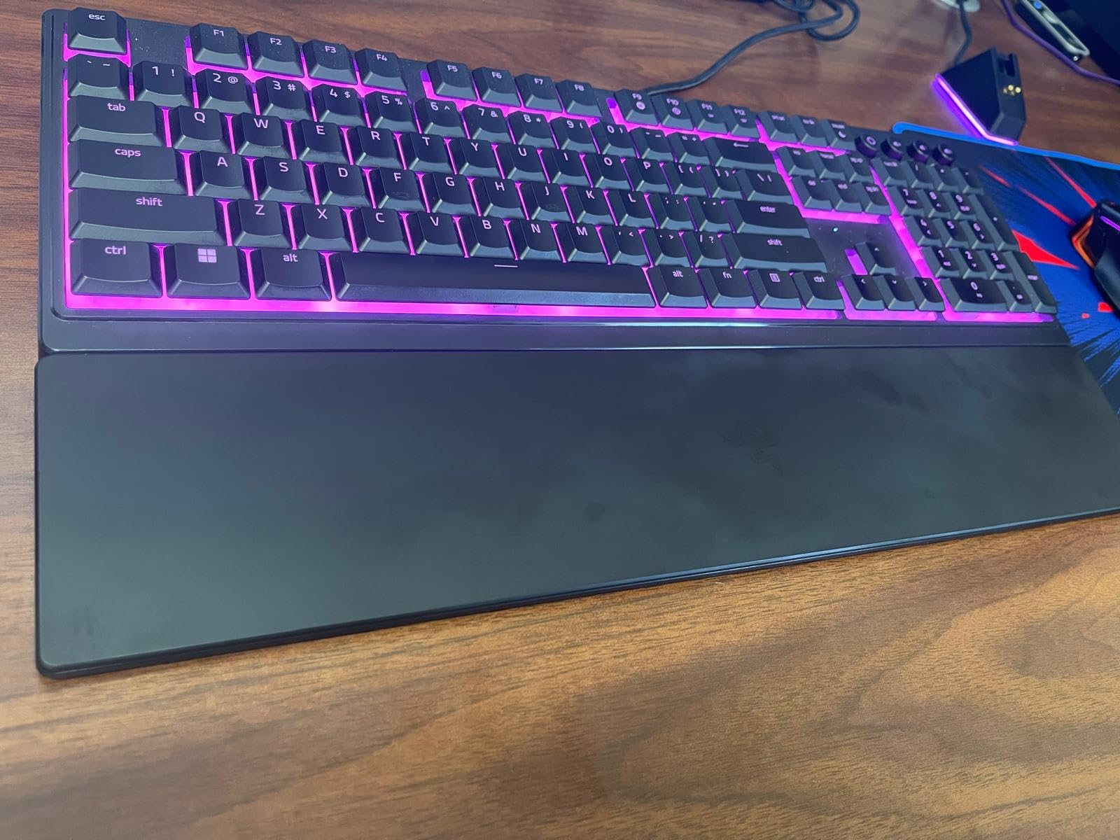 Razer Ornata V3 Gaming Keyboard: Low Profile Keys - Mecha Membrane Switches - UV Coated Keycaps - Backlit Media Keys - 10 Zone RGB Lighting - Spill Resistant - Magnetic Wrist Rest customer photo 1