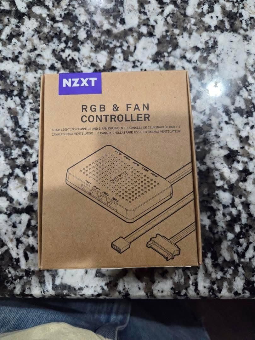 NZXT RGB & Fan Controller - AC-CRFR0-B1-6 RGB Lighting Channels - 3 Fan Channels - RGB Lighting Customization - Black customer photo 1