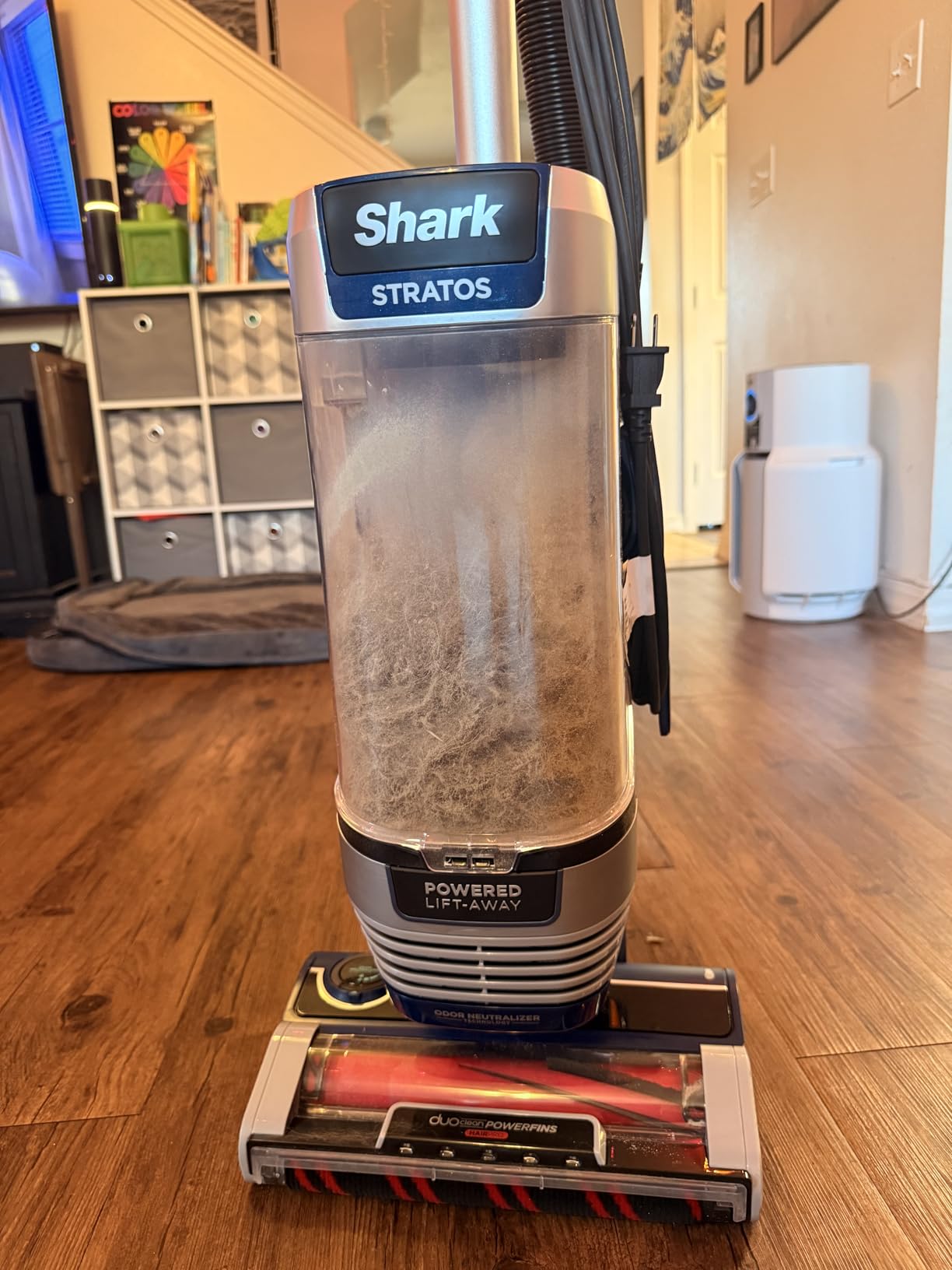 Upright Vacuum, Stratos with DuoClean PowerFins, HairPro, Powered Lift-Away, Self-Cleaning Brushroll, & Odor Neutralizer Technology, Navy, AZ3002 customer photo 2