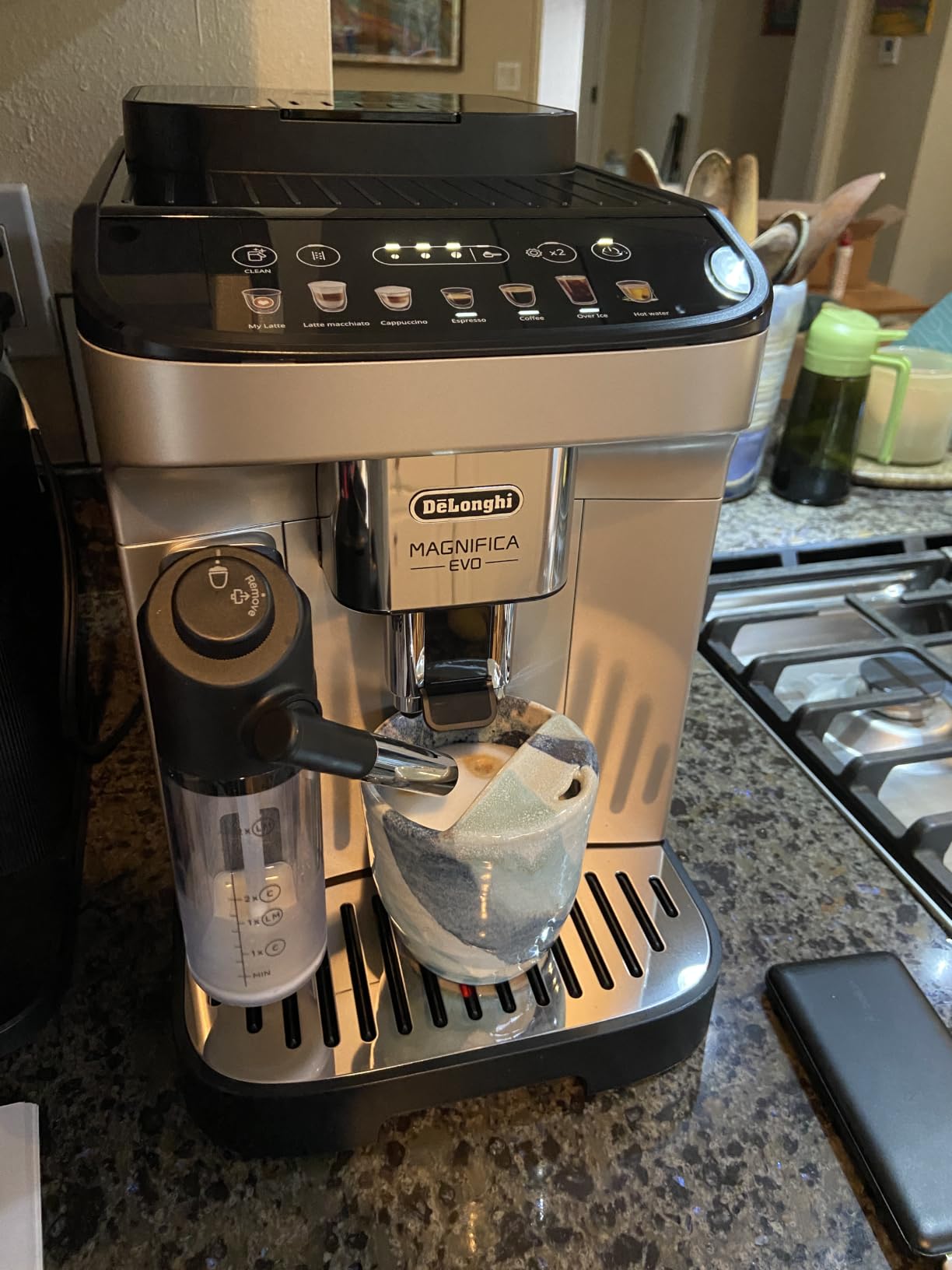 De'Longhi Magnifica Evo Automatic Espresso & Coffee Machine with Auto Milk Frother, Built-in Grinder & Auto-Clean Function - For Latte, Cappuccino, Americano, Iced Coffee, ECAM29084SB, Silver customer photo 1