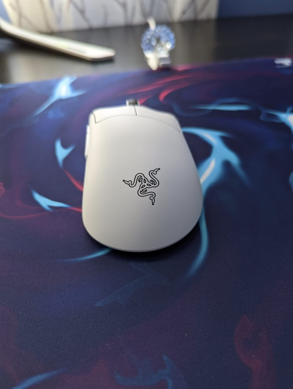 Razer DeathAdder V3 Pro Wireless Gaming Mouse: 63g Ultra Lightweight - Focus Pro 30K Optical Sensor - HyperSpeed Wireless - Fast Optical Switches Gen-3-5 Programmable Buttons - 90 Hr Battery - Black customer photo 2