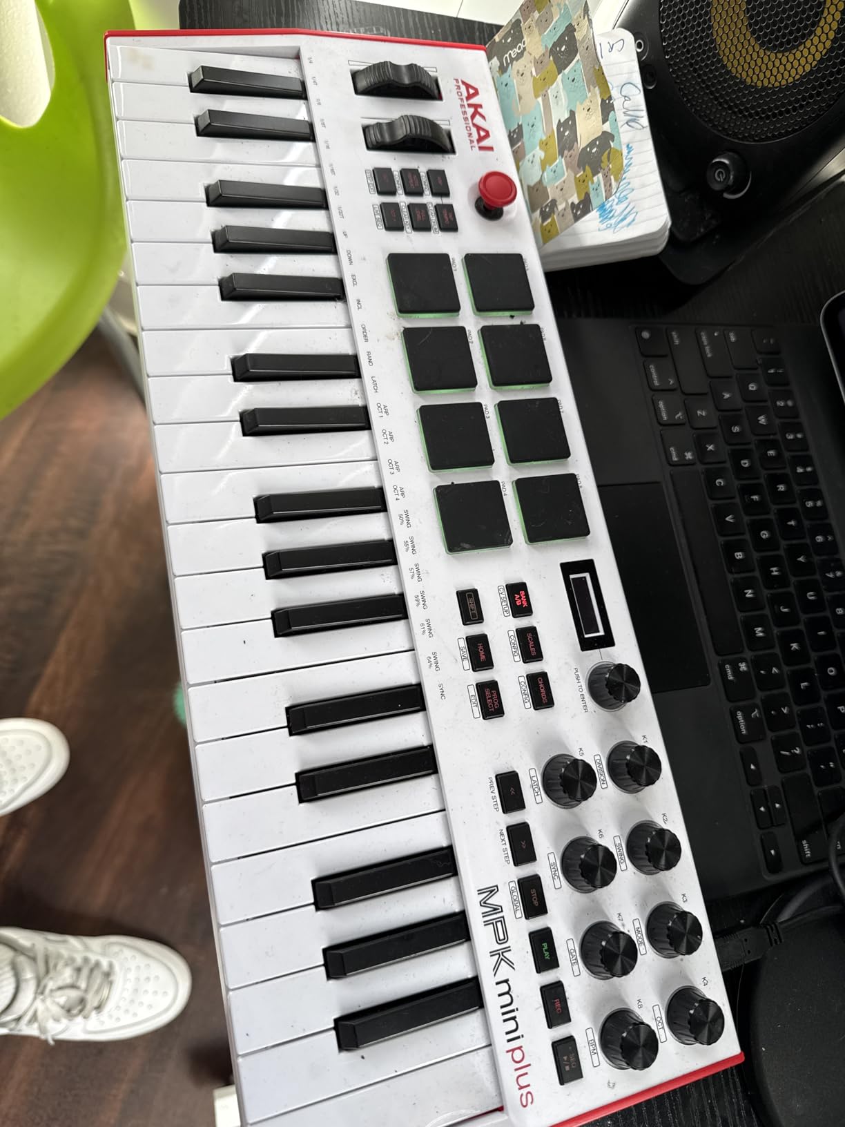 Akai Professional MPK Mini Plus - USB MIDI Keyboard Controller with 37 Mini Keys, 8 MPC Pads, Sequencer, MIDI/CV/Gate I/O customer photo 1