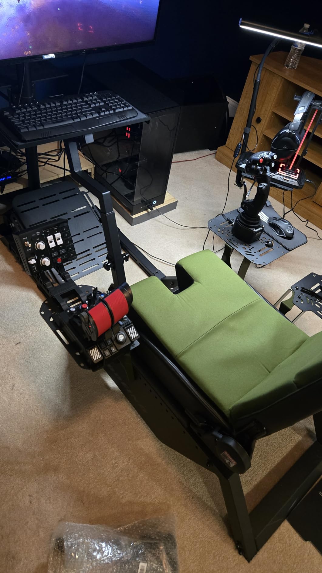 Next Level Racing Flight Simulator Cockpit: Boeing Military Edition customer photo 2