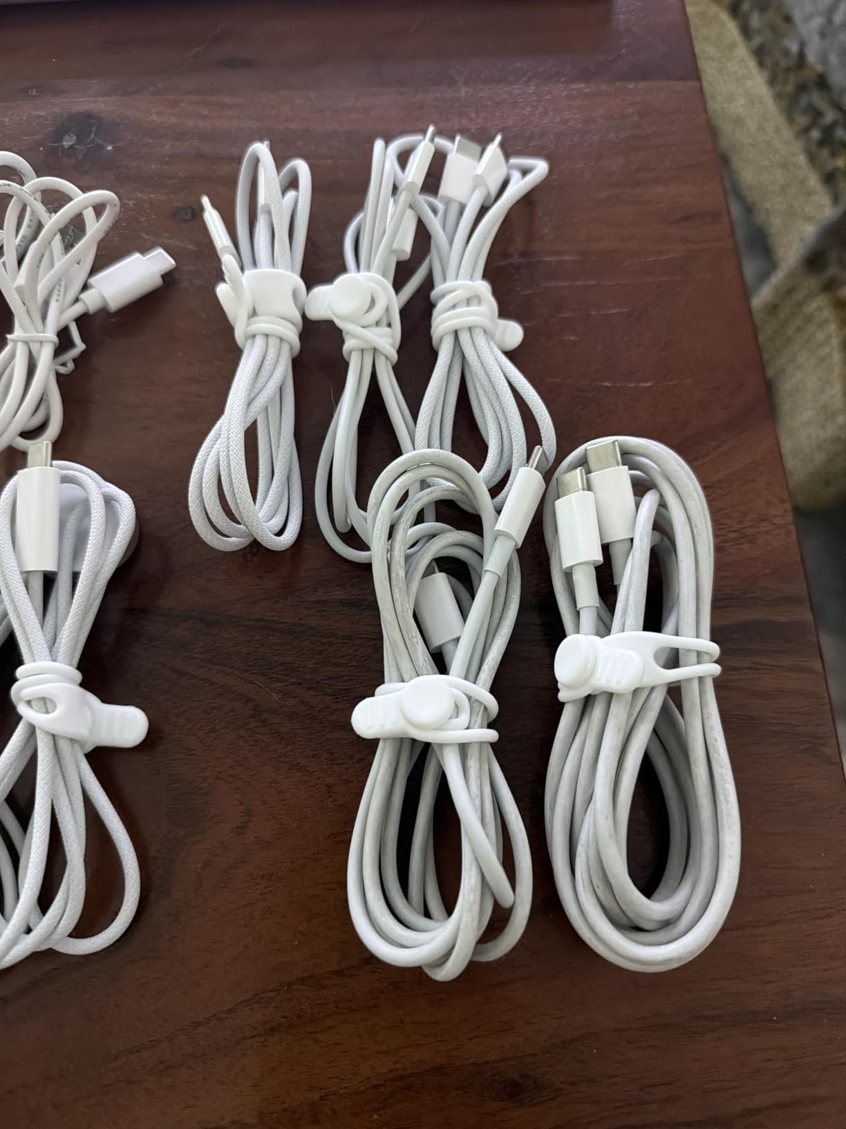 24Pcs Silicone Cable Straps Cord Organizer for Bundling Earphone, Phone Charger, Computer Cords, Reusable Cable Ties Wire Organizer in Home,Office,Kitchen,School (4 Colors) customer photo 1