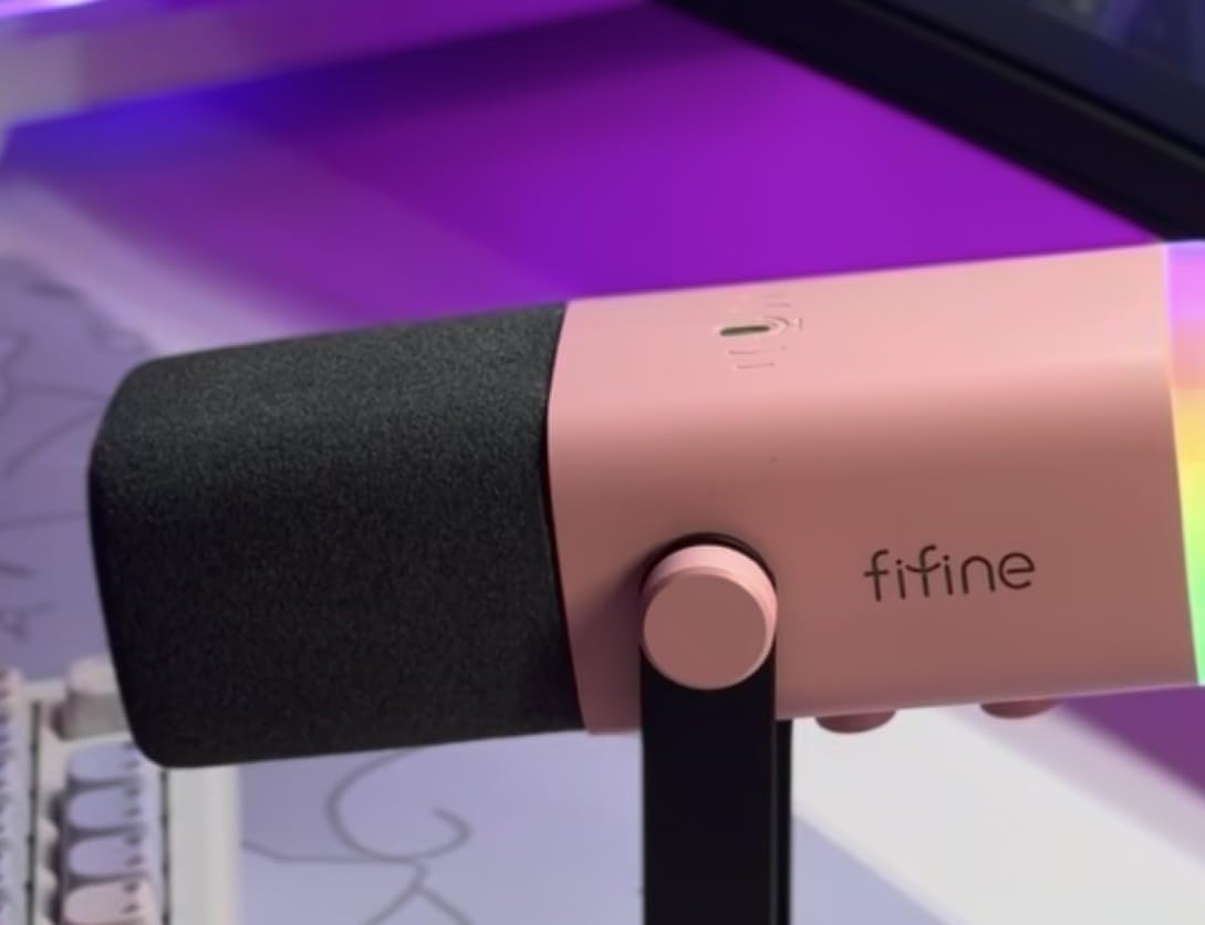 FIFINE AmpliGame AM8 USB/XLR Dynamic Microphone for Gaming Streaming customer photo 1
